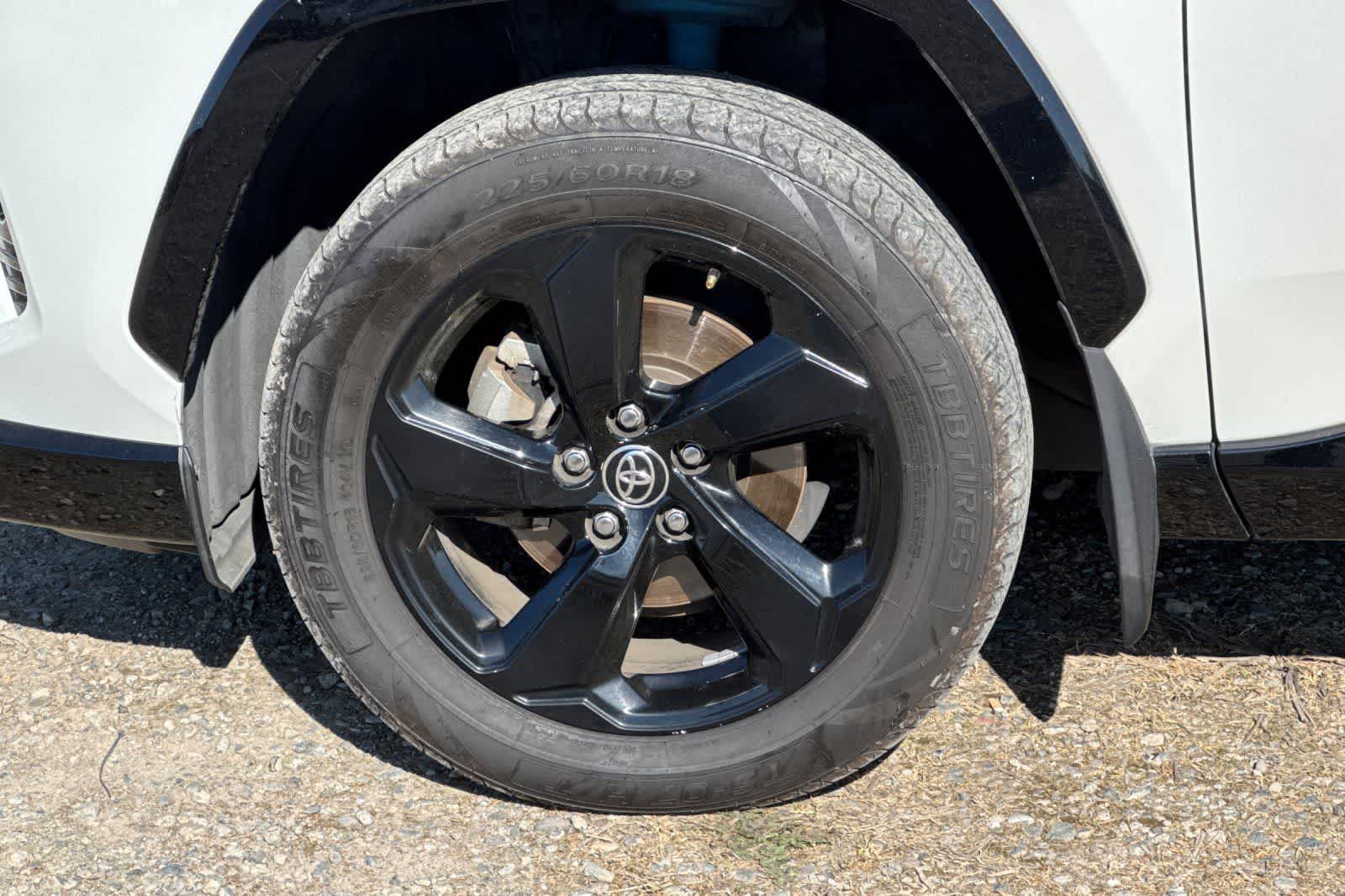 Thumbnail: 2020 Toyota RAV4 - 31