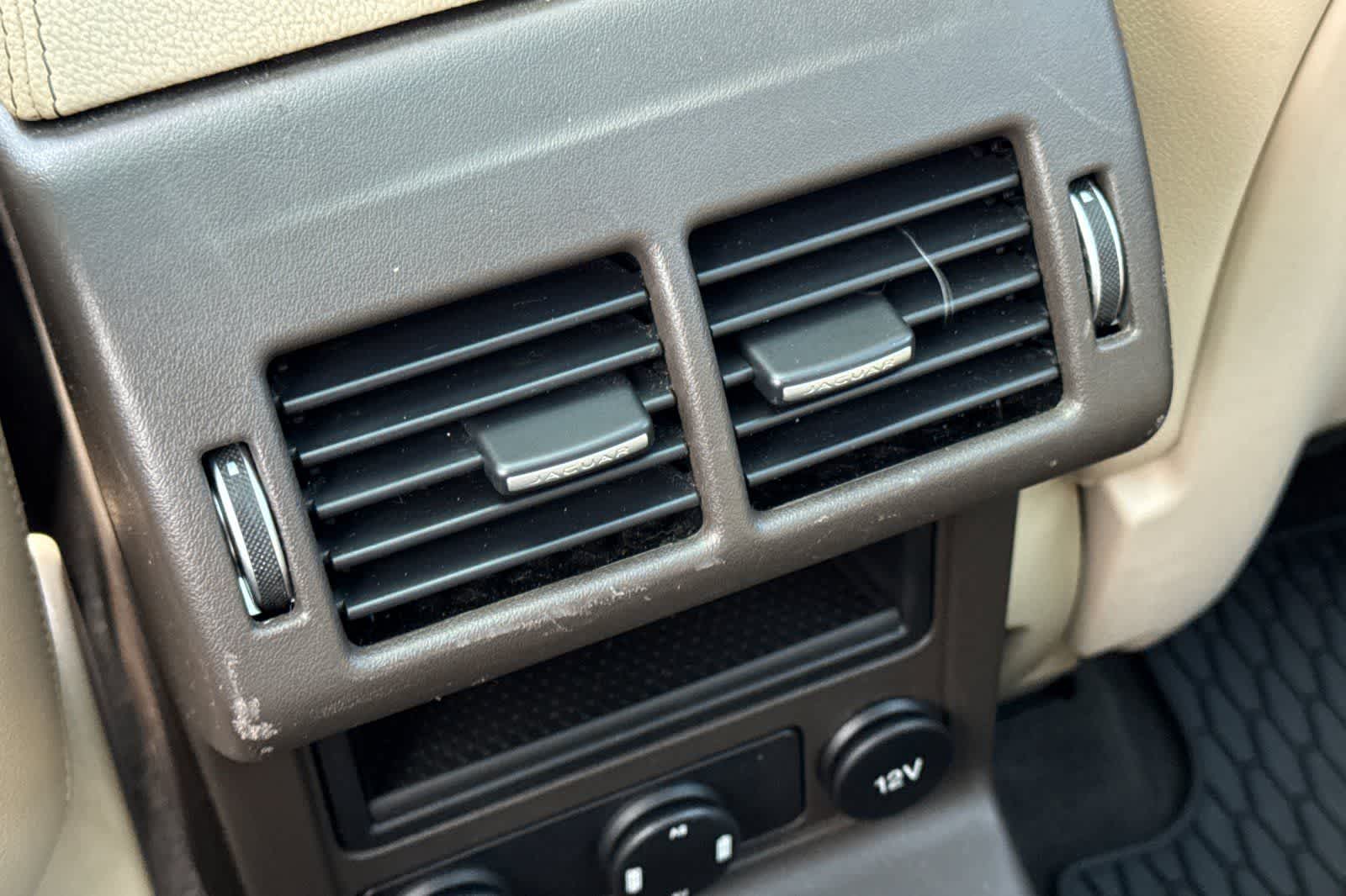 Thumbnail: 2017 Jaguar F-Pace - 15