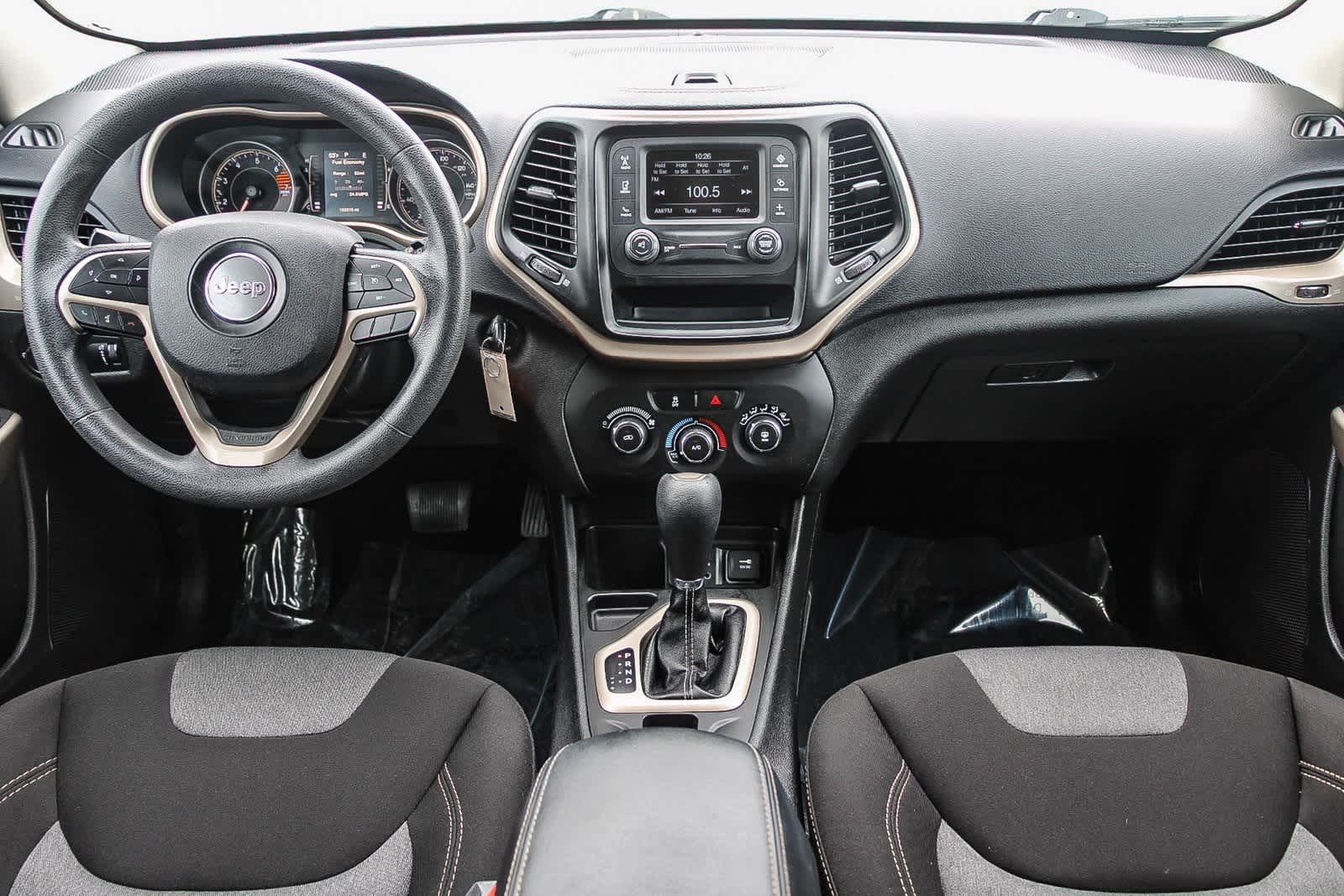Thumbnail: 2018 Jeep Cherokee - 11