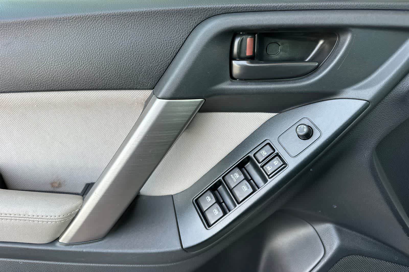 Thumbnail: 2016 Subaru Forester - 12
