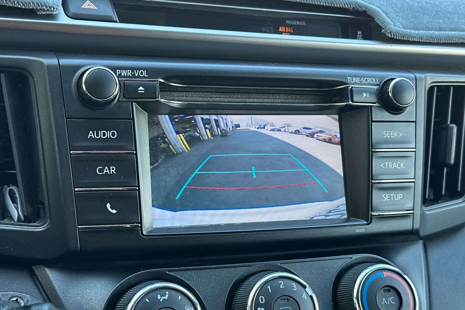 Thumbnail: 2016 Toyota RAV4 - 21