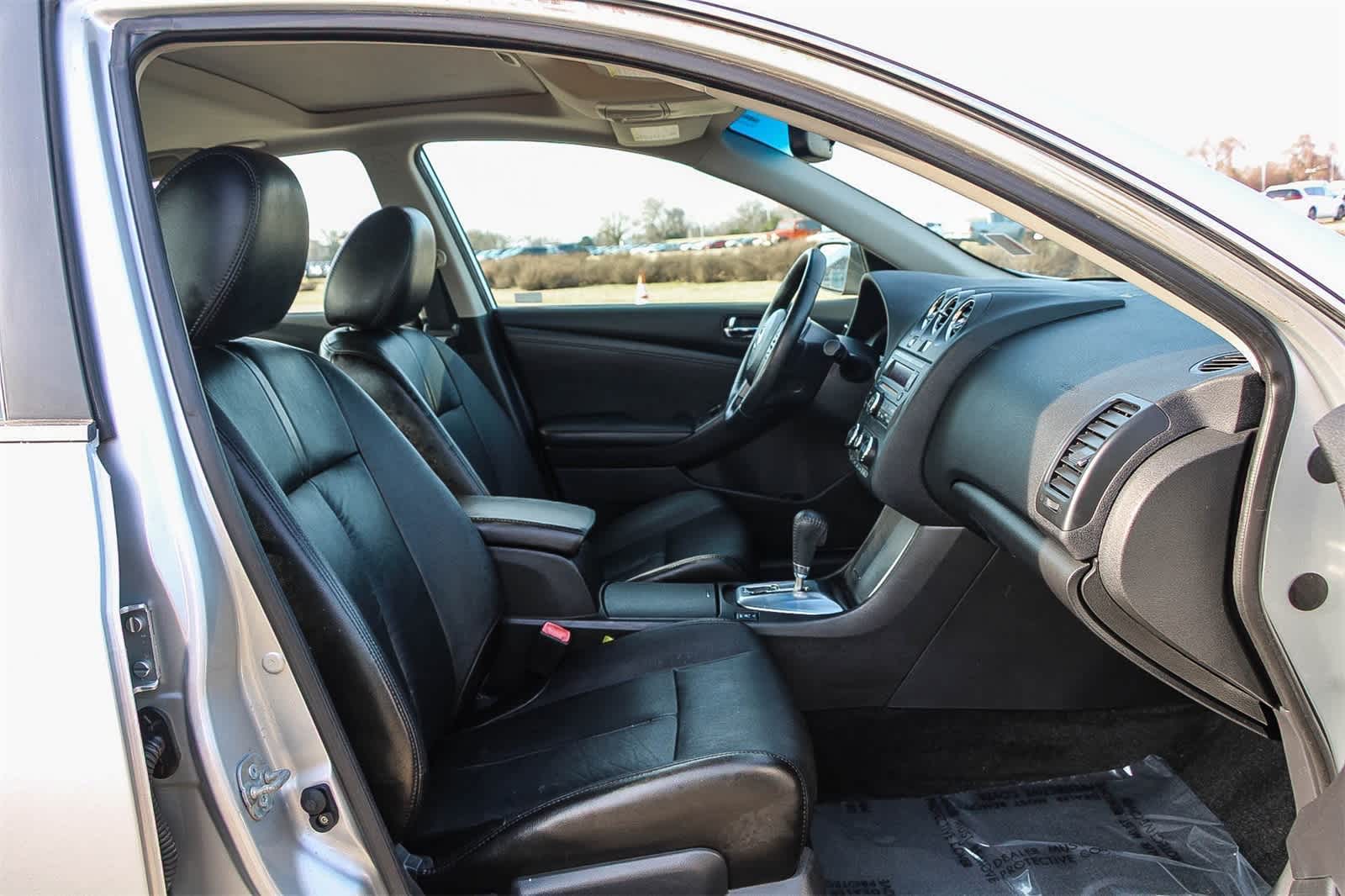 Thumbnail: 2012 Nissan Altima - 14