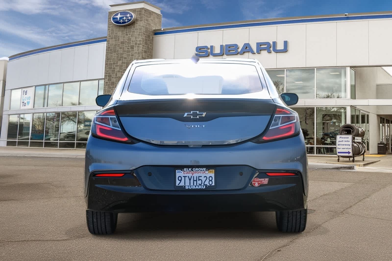 Thumbnail: 2018 Chevrolet Volt - 3