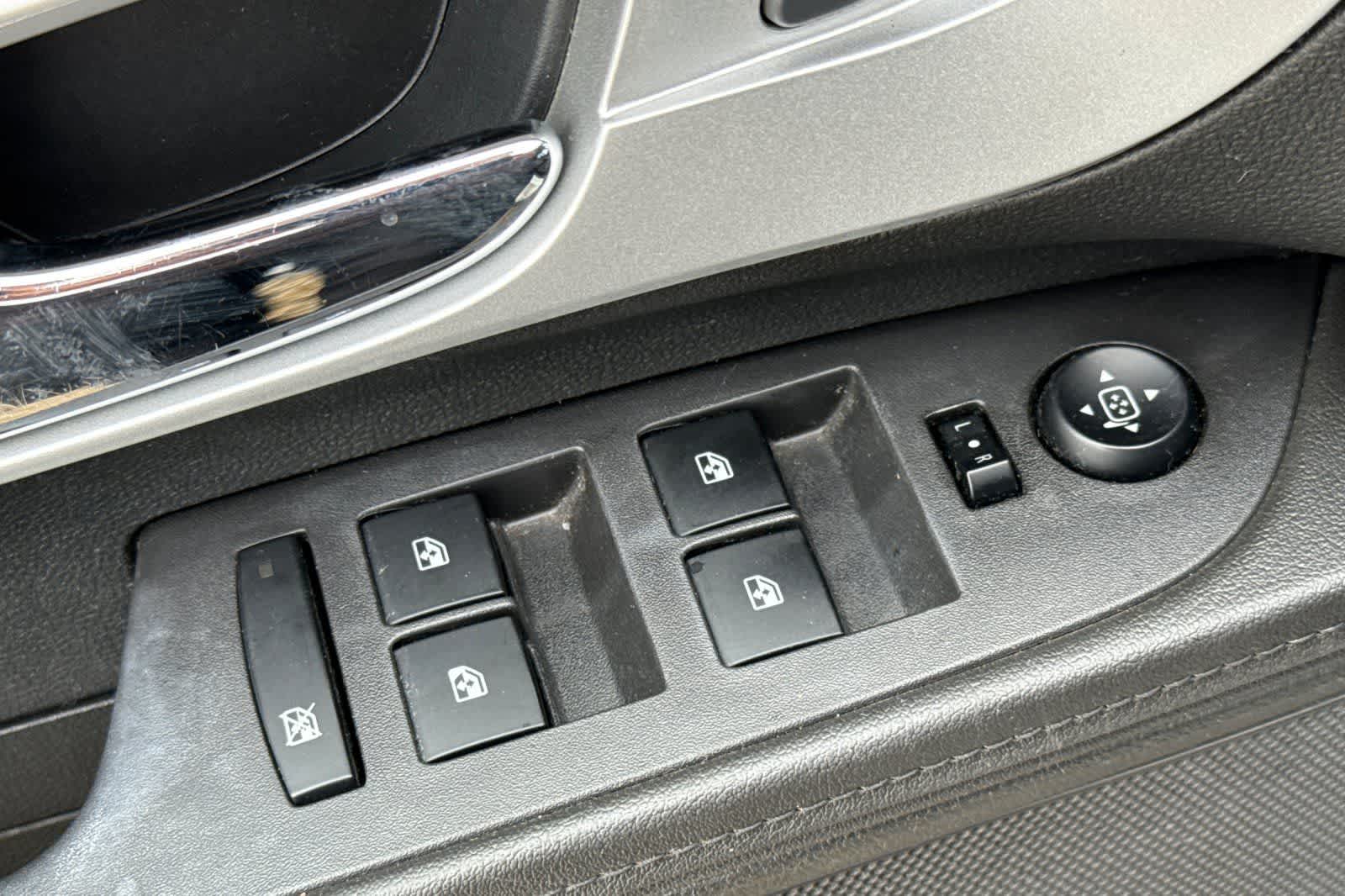 Thumbnail: 2013 Chevrolet Equinox - 13