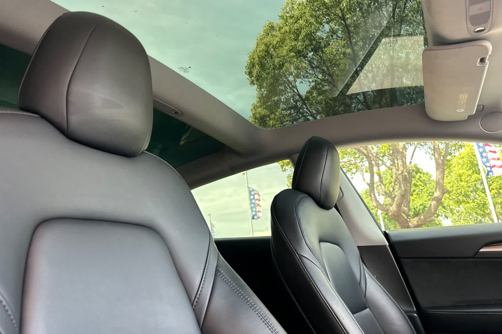 Thumbnail: 2021 Tesla Model 3 - 16