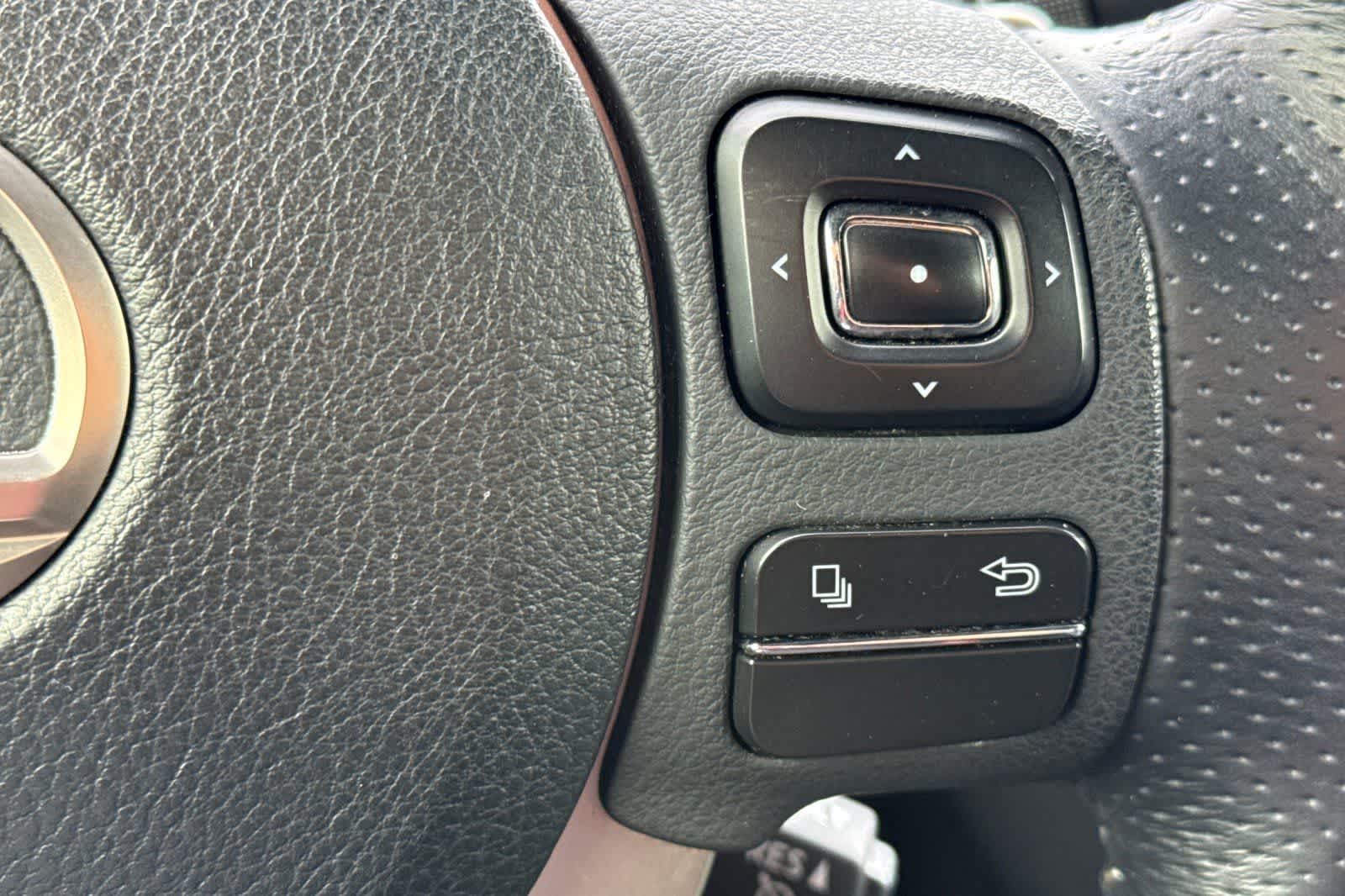 Thumbnail: 2017 Lexus RC - 26