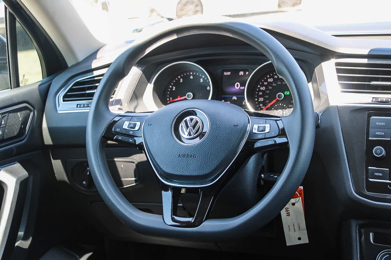 Thumbnail: 2021 Volkswagen Tiguan - 14