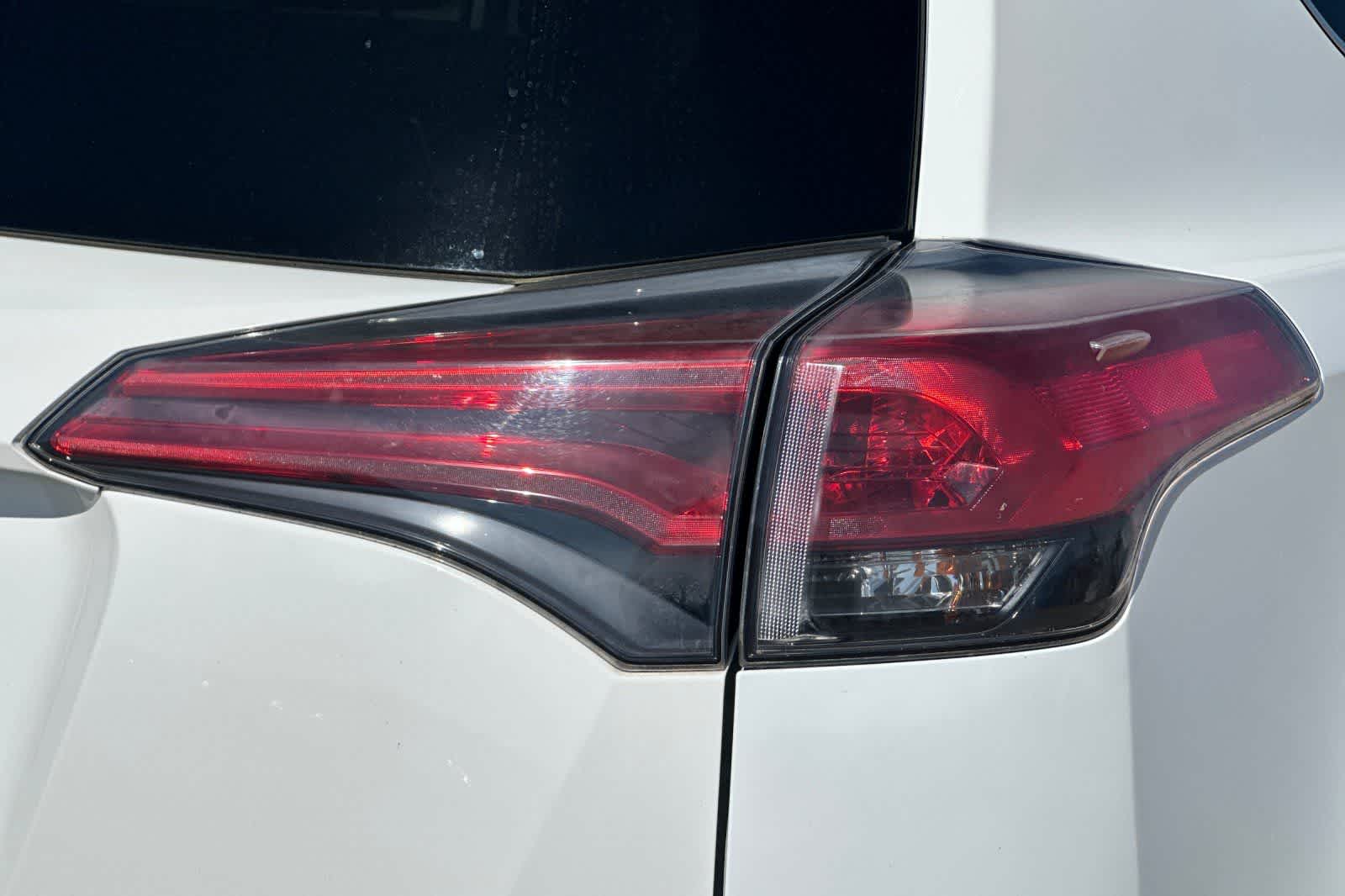 Thumbnail: 2016 Toyota RAV4 - 30