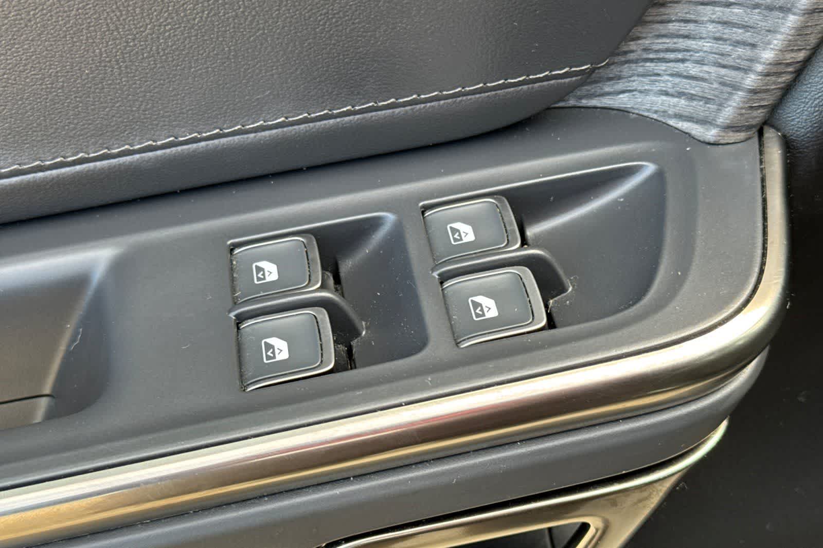 Thumbnail: 2023 Rivian R1S - 13