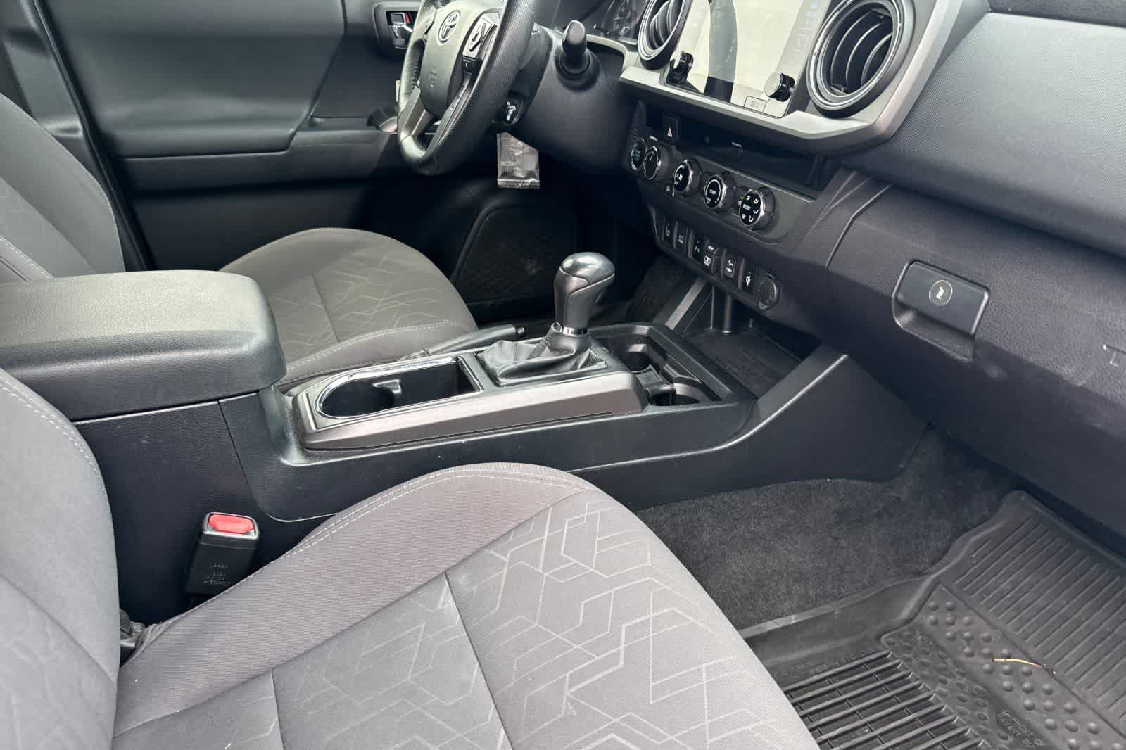 Thumbnail: 2018 Toyota Tacoma - 15