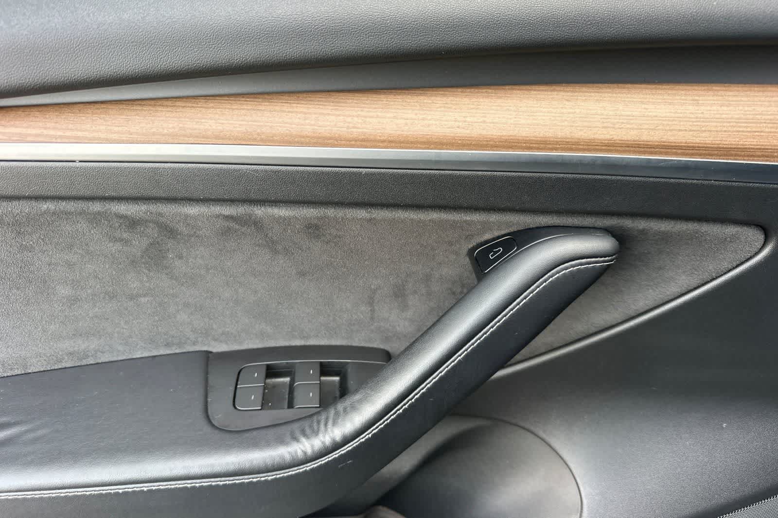 Thumbnail: 2021 Tesla Model 3 - 12