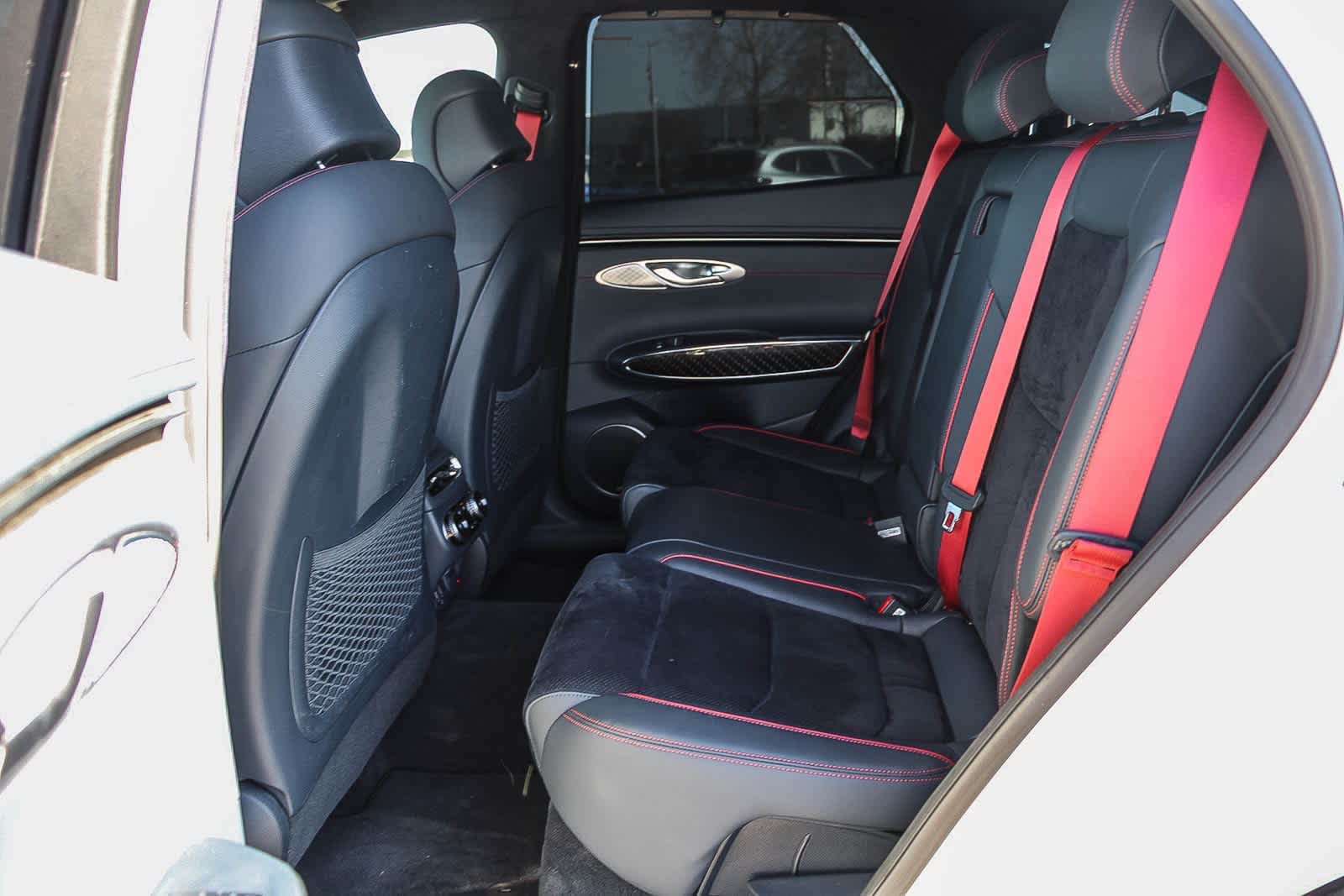 Thumbnail: 2022 Genesis GV70 - 13