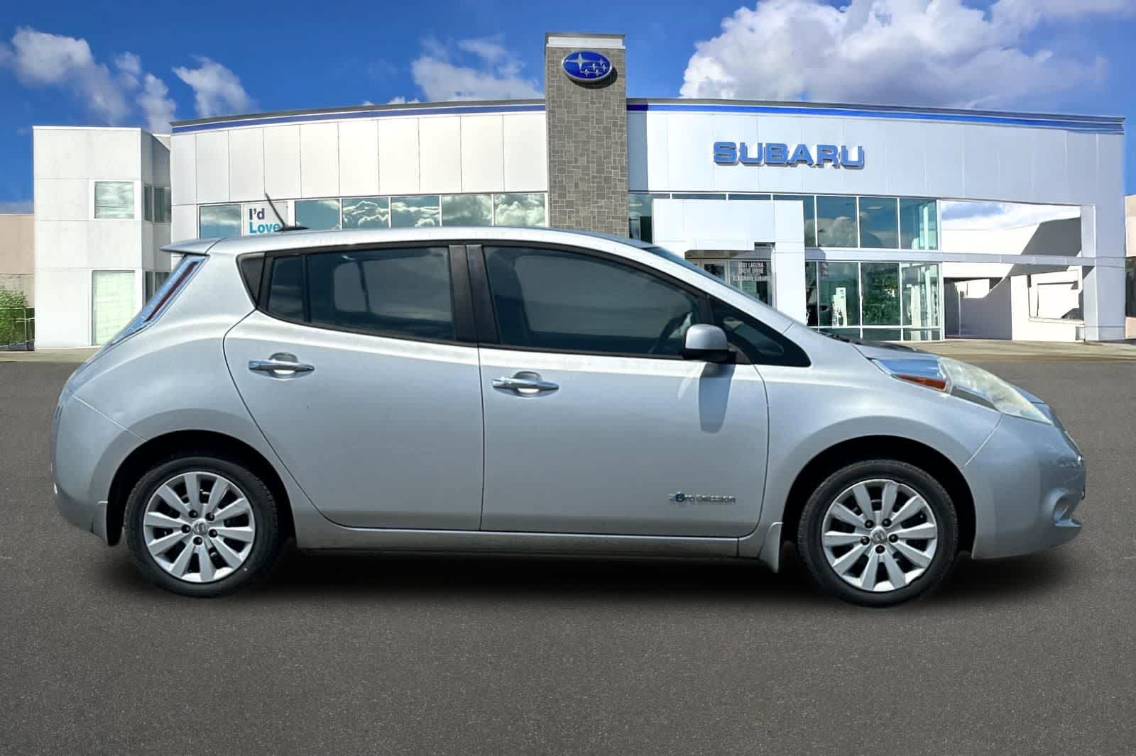 Thumbnail: 2015 Nissan Leaf - 6