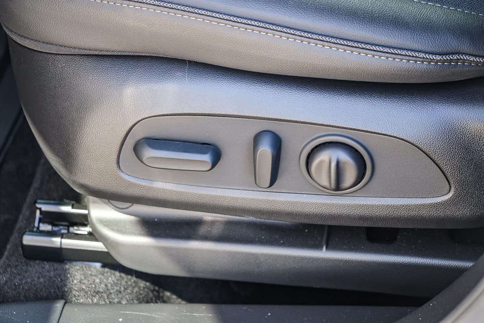 Thumbnail: 2023 Buick Encore GX - 19