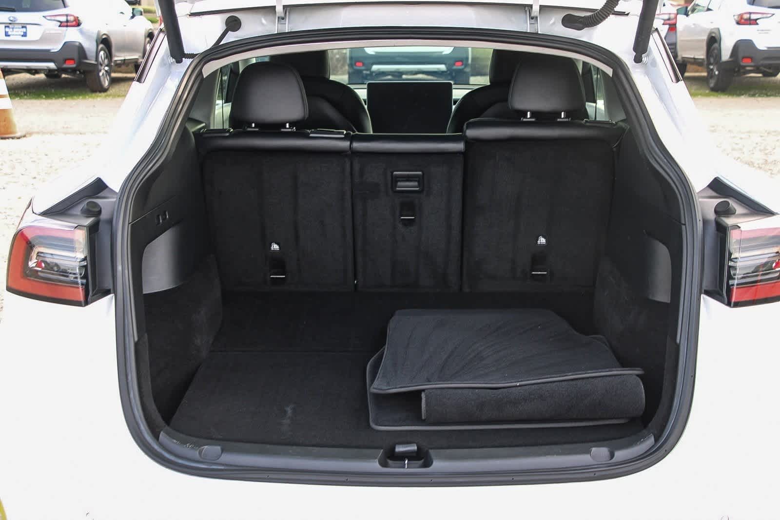 Thumbnail: 2022 Tesla Model Y - 24