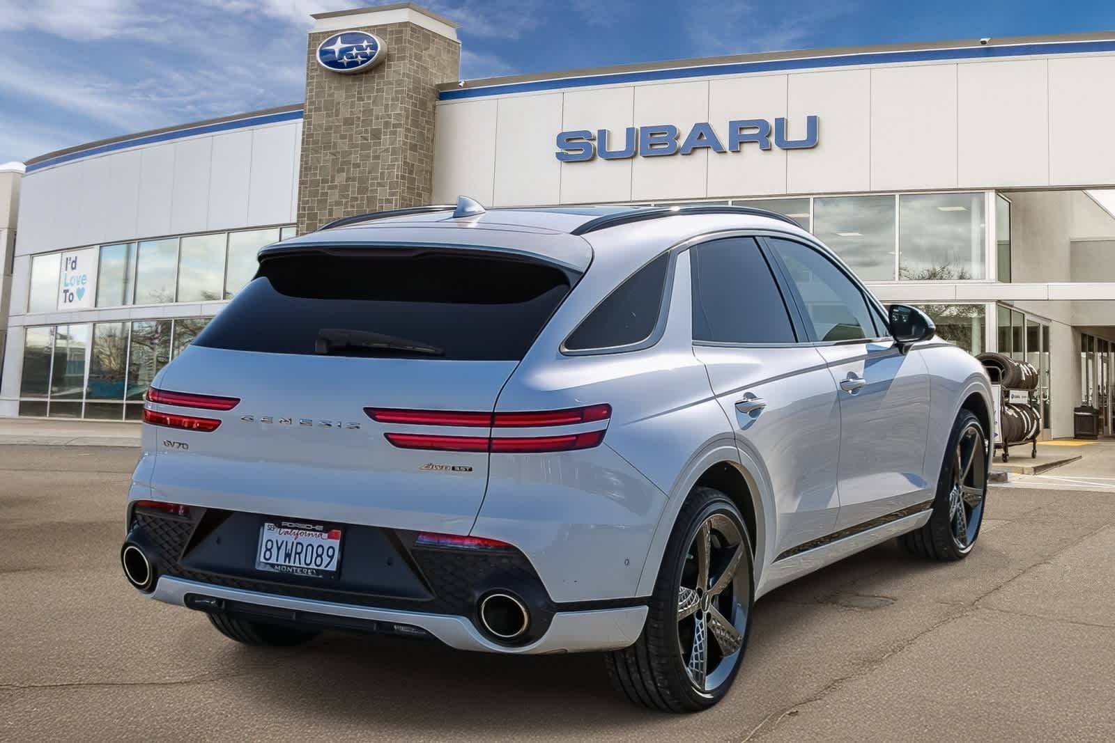 Thumbnail: 2022 Genesis GV70 - 2