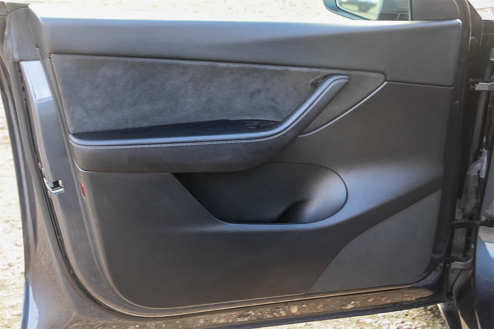 Thumbnail: 2022 Tesla Model Y - 18