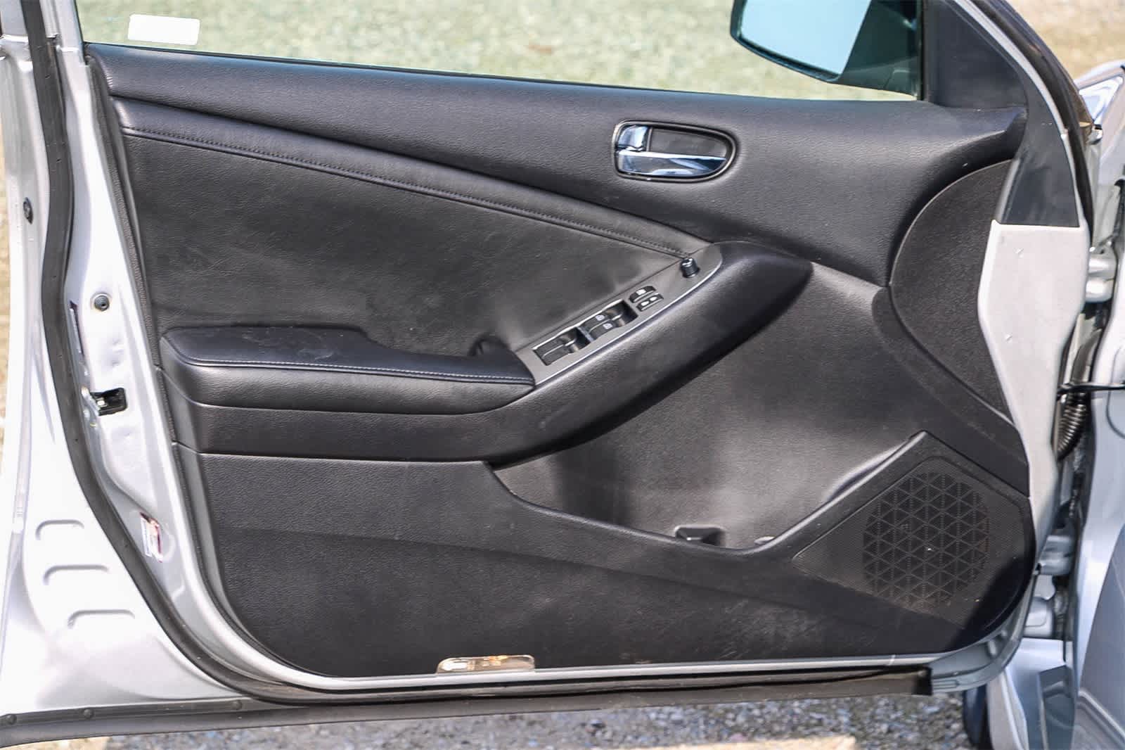 Thumbnail: 2012 Nissan Altima - 20