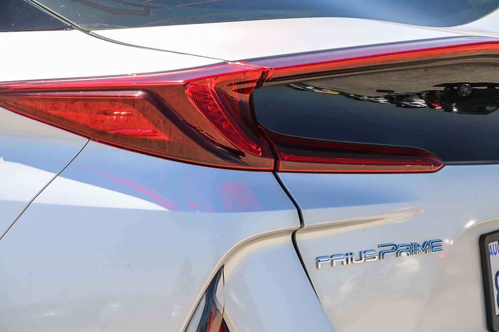 Thumbnail: 2022 Toyota Prius Prime - 10