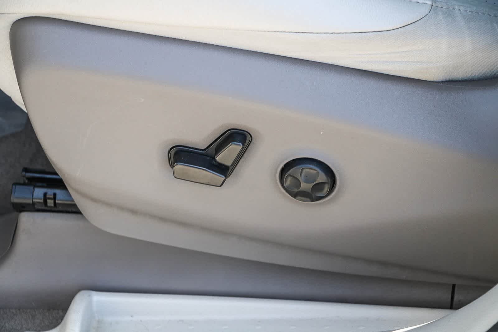 Thumbnail: 2021 Chrysler Pacifica - 18