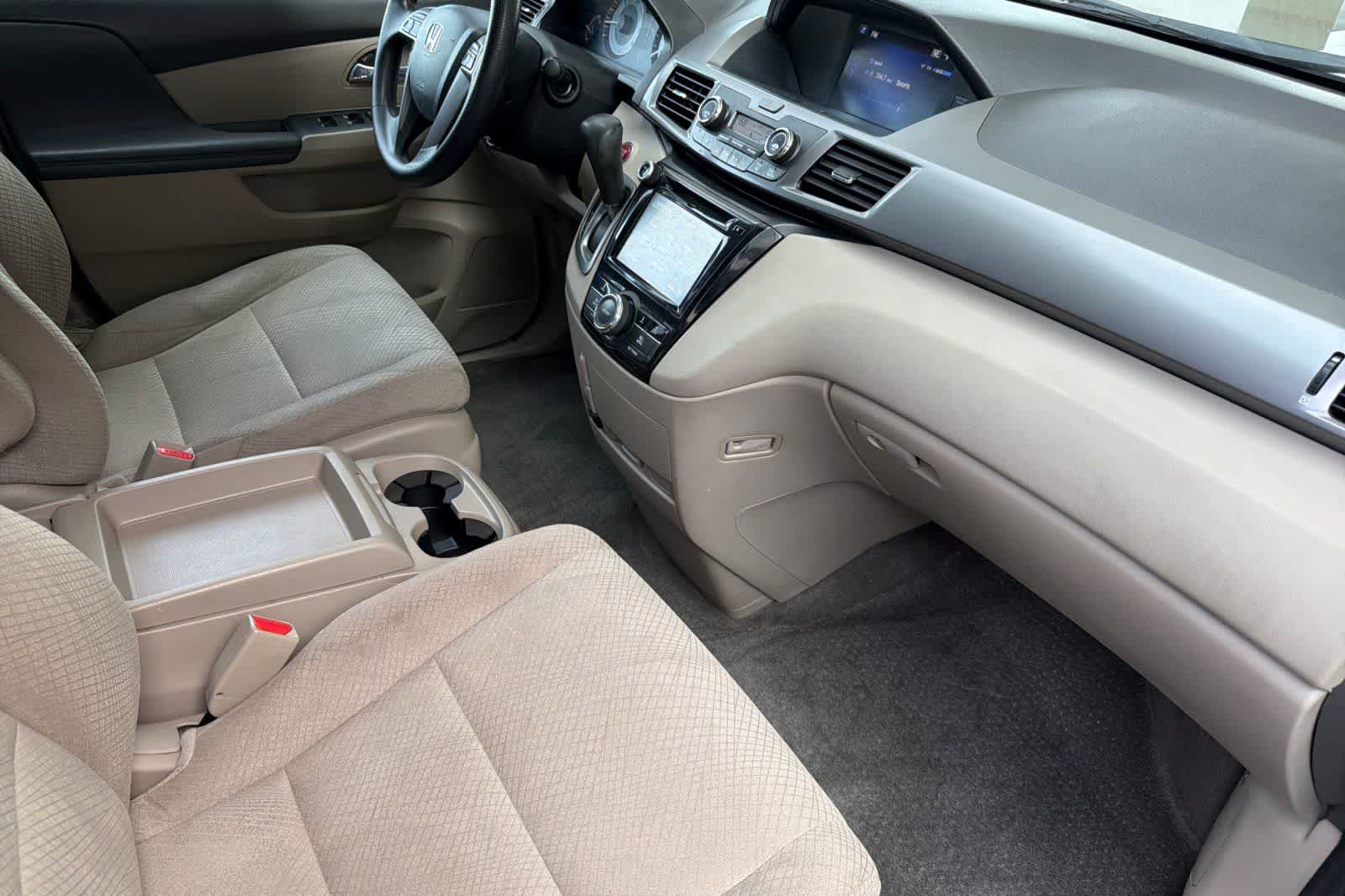 Thumbnail: 2015 Honda Odyssey - 17