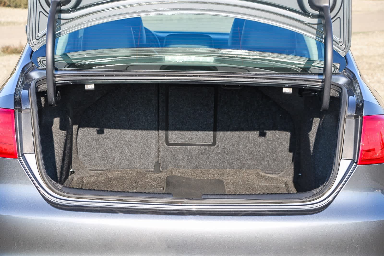 Thumbnail: 2014 Volkswagen Jetta - 23