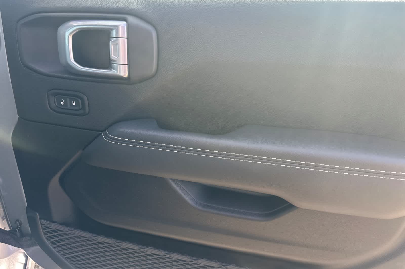 Thumbnail: 2021 Jeep Gladiator - 18