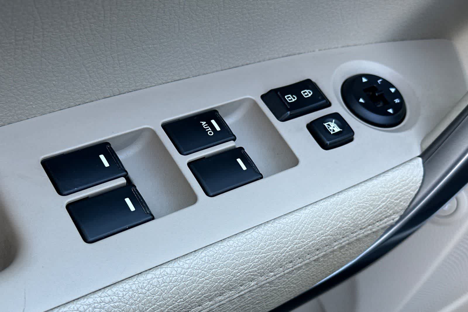 Thumbnail: 2015 Kia Sorento - 3