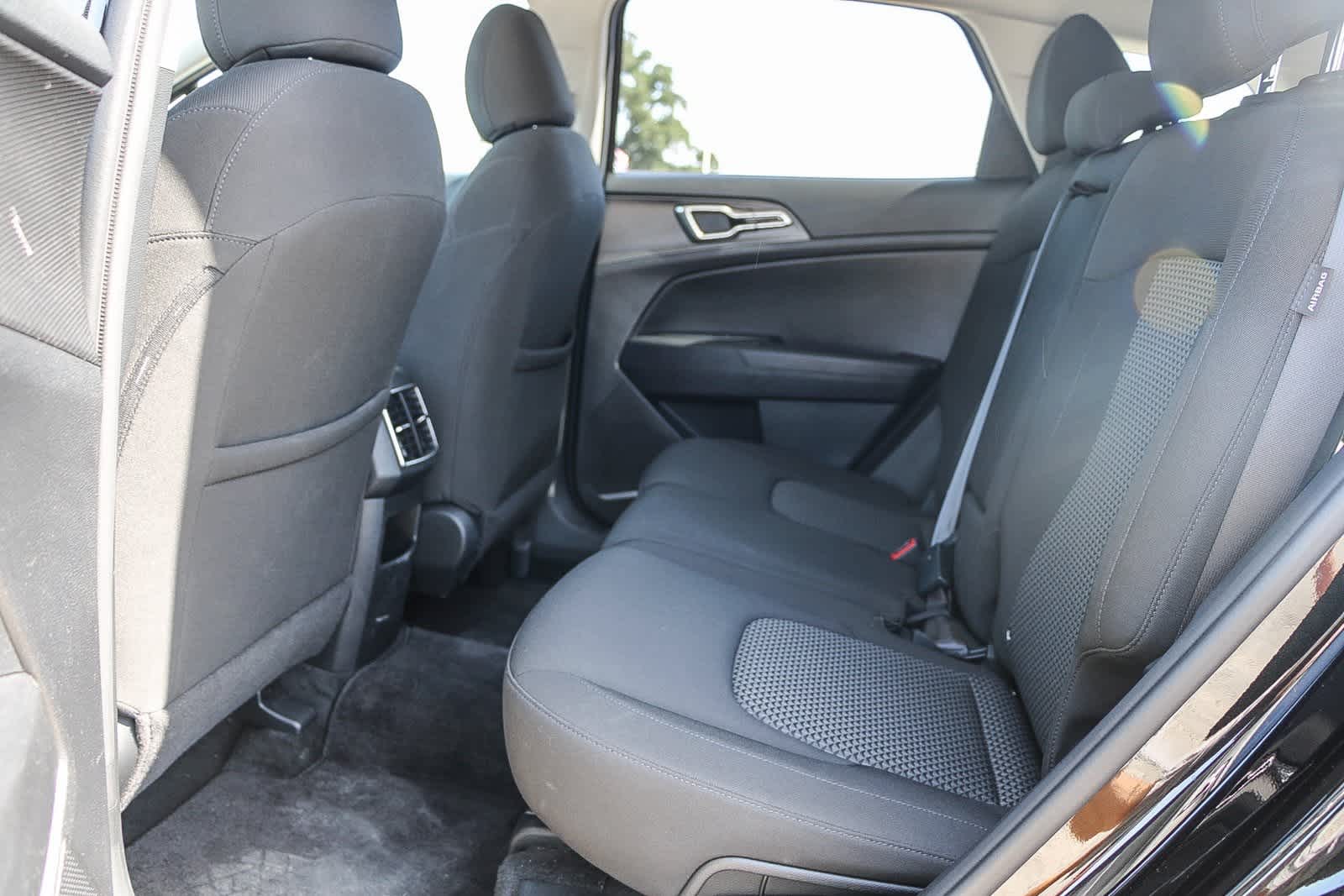 2024 Kia Sportage LX 18
