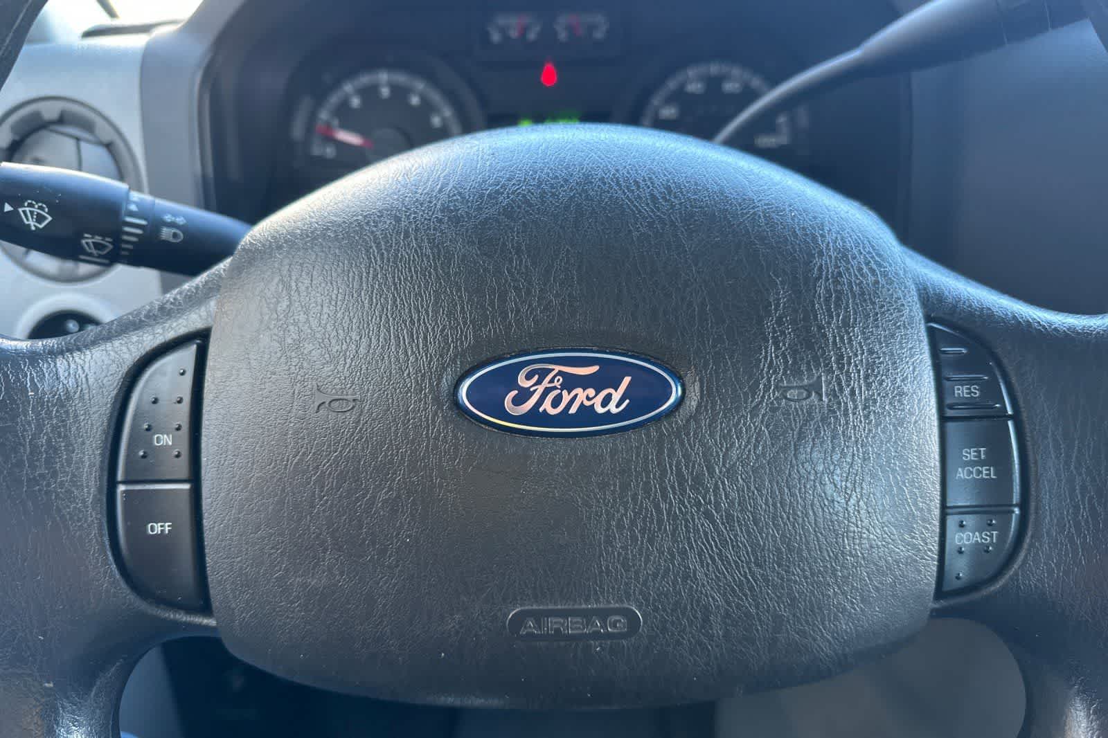 Thumbnail: 2014 Ford Econoline - 23