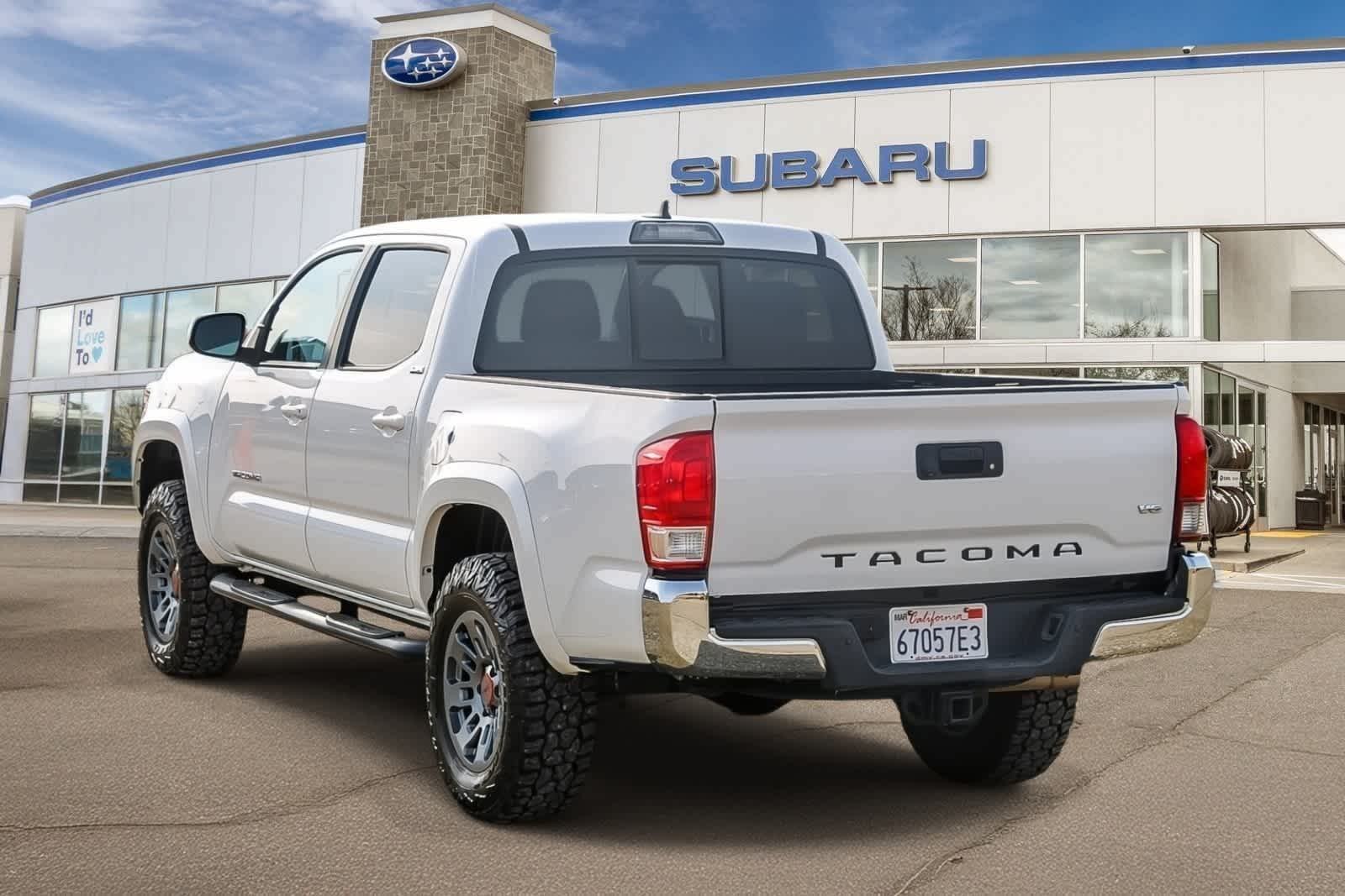Thumbnail: 2017 Toyota Tacoma - 8