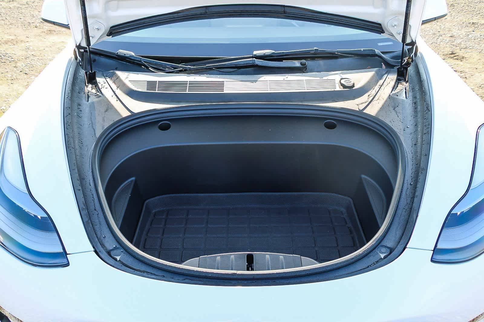 Thumbnail: 2022 Tesla Model 3 - 17