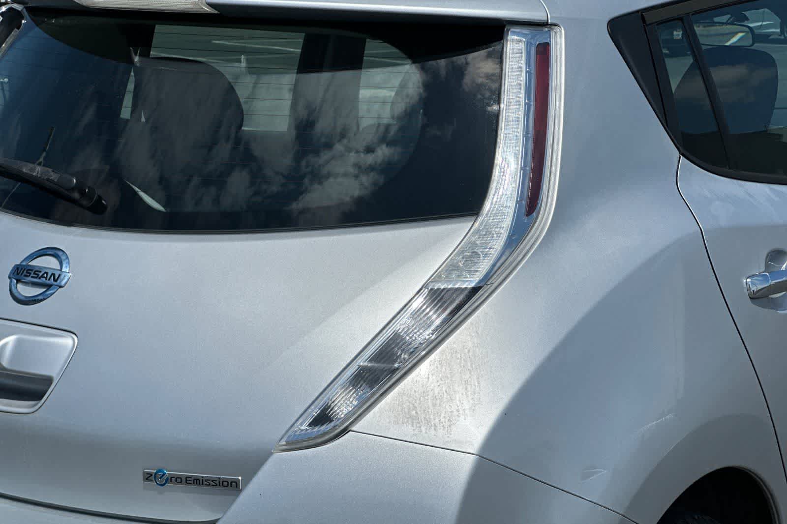 Thumbnail: 2015 Nissan Leaf - 30