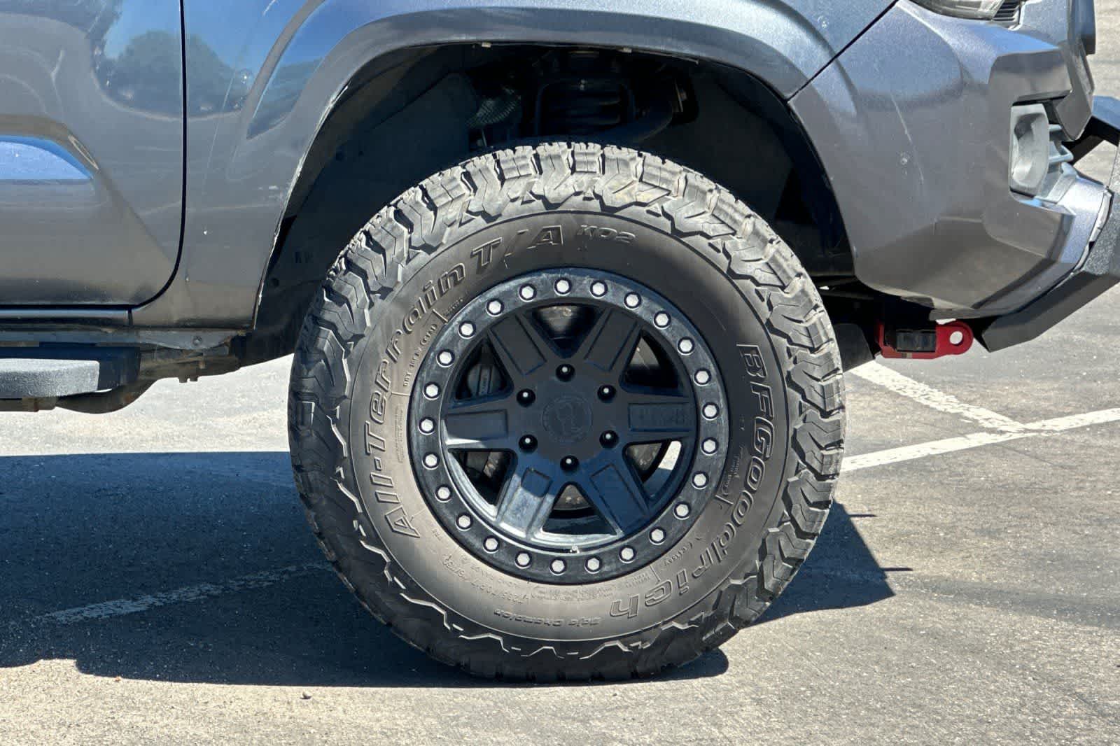 Thumbnail: 2020 Toyota Tacoma - 27