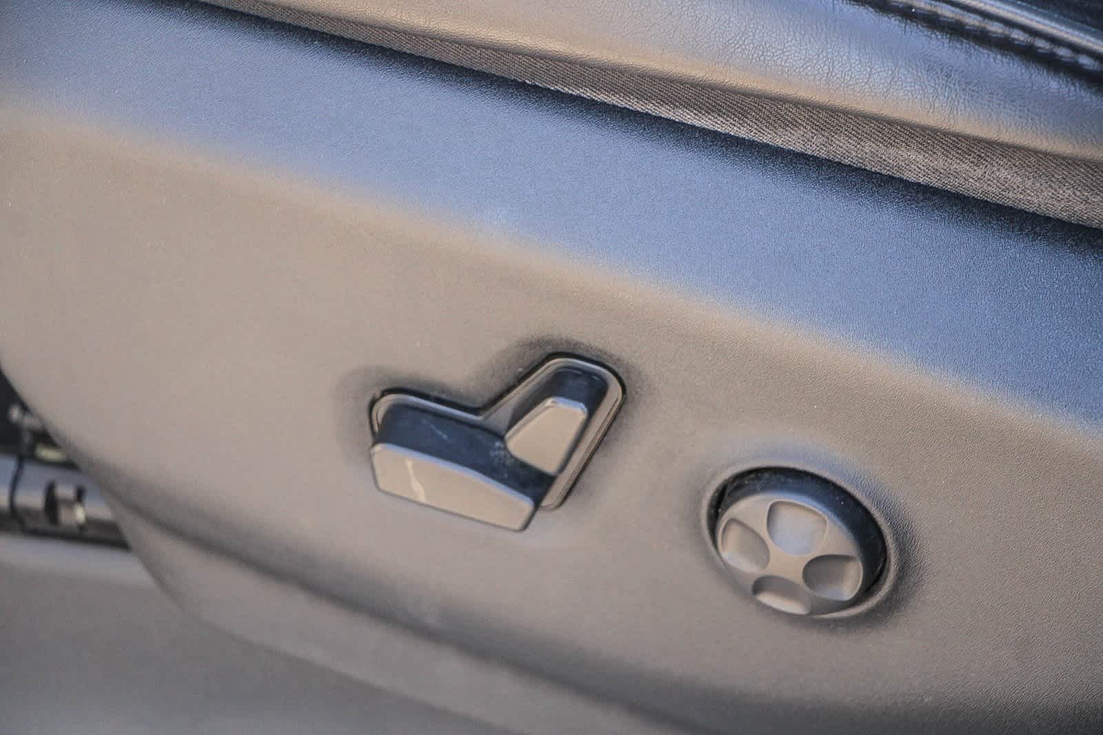 Thumbnail: 2019 Chrysler Pacifica - 21
