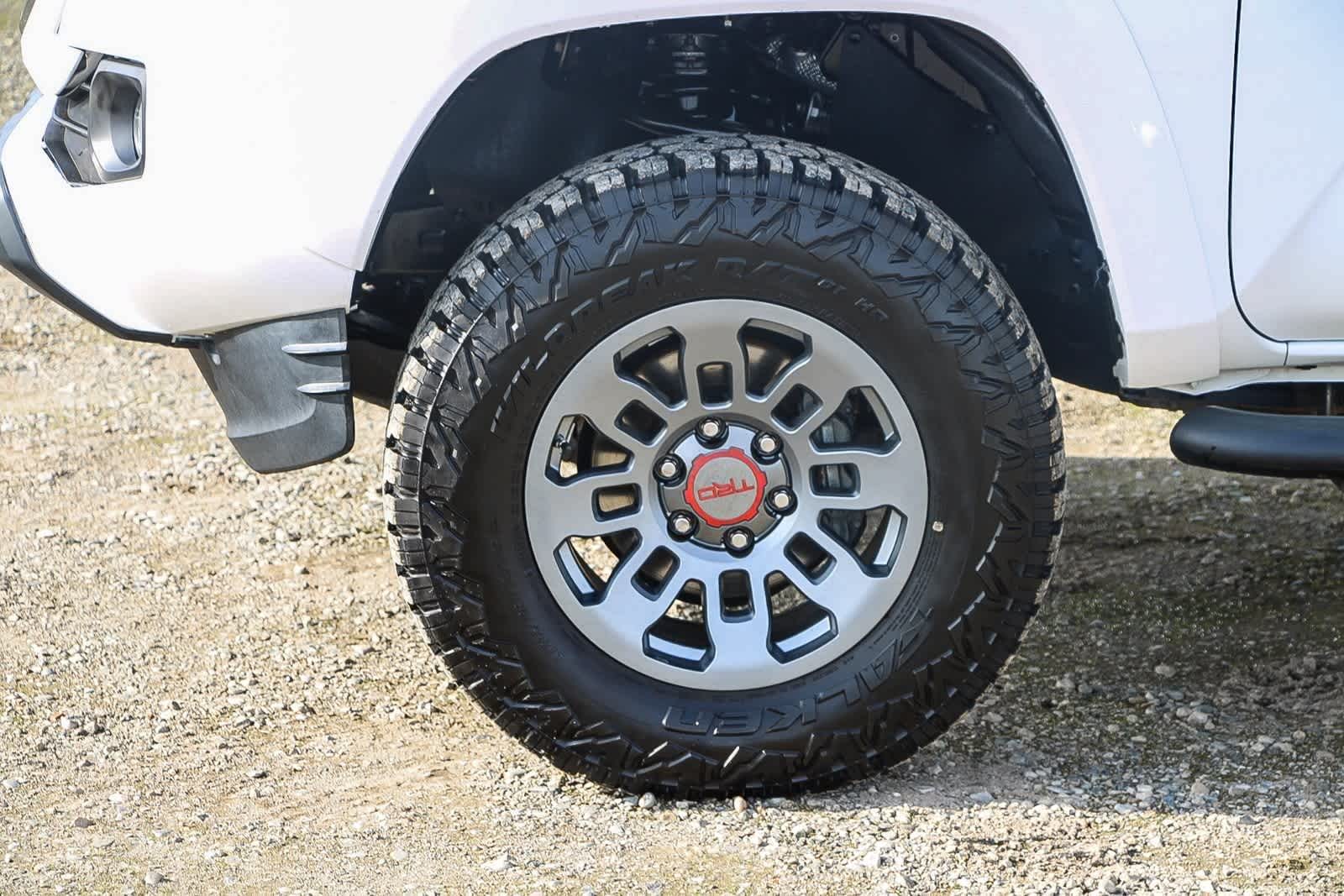 Thumbnail: 2017 Toyota Tacoma - 6