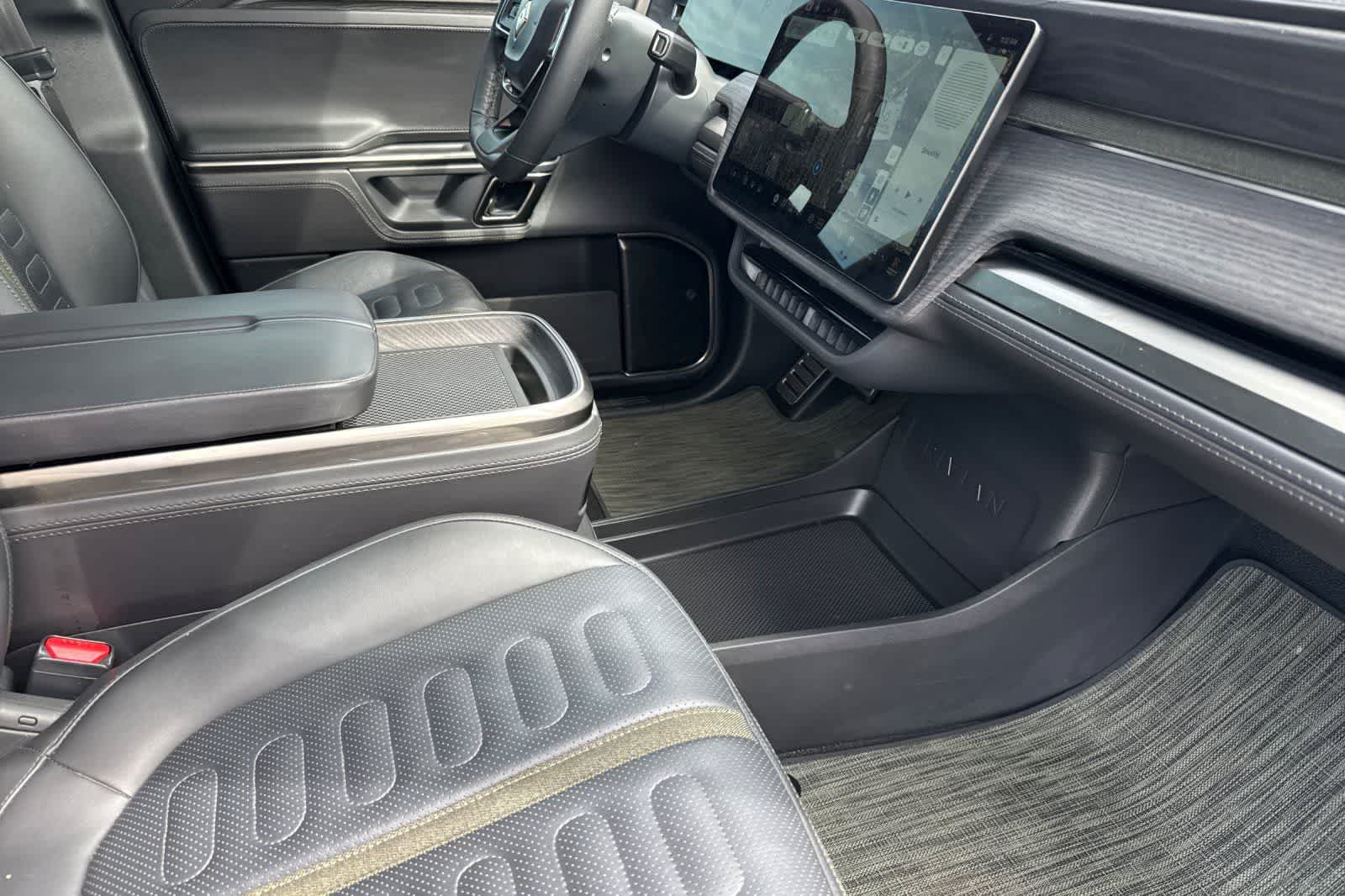 Thumbnail: 2023 Rivian R1S - 18