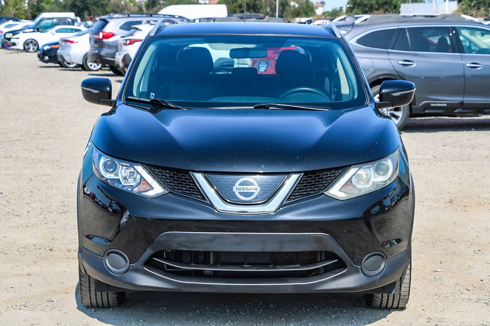 Thumbnail: 2018 Nissan Rogue Sport - 6