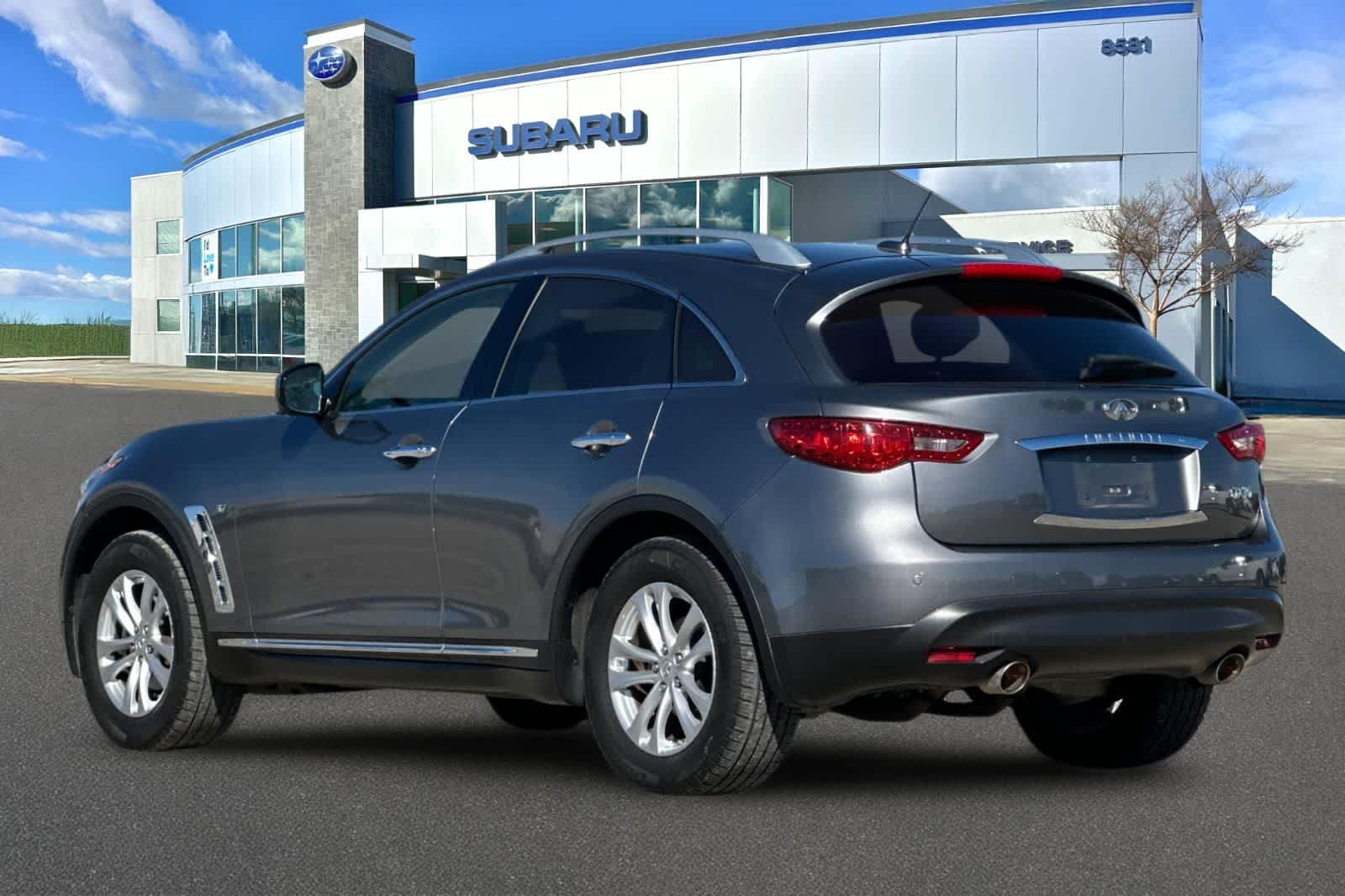 Thumbnail: 2017 INFINITI QX70 - 8