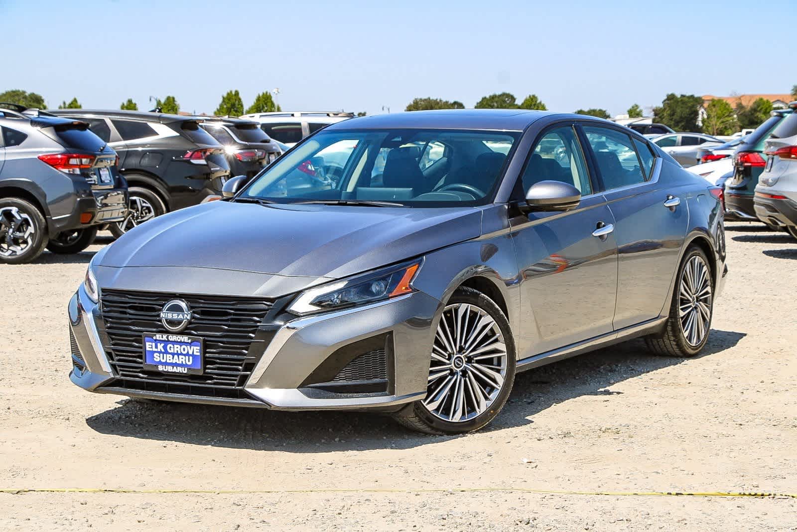 2023 Nissan Altima SL Hero Image