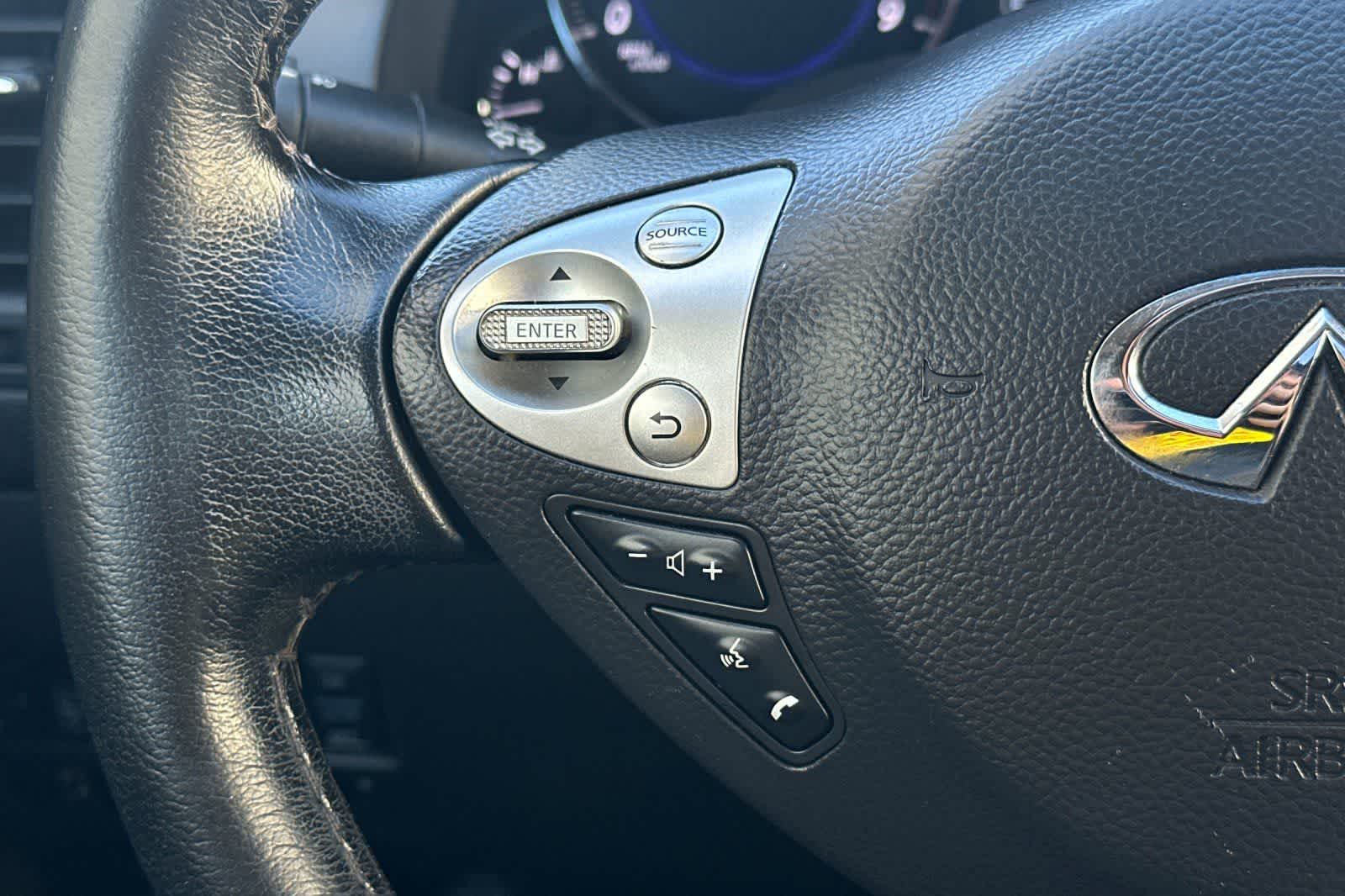 Thumbnail: 2017 INFINITI QX70 - 27