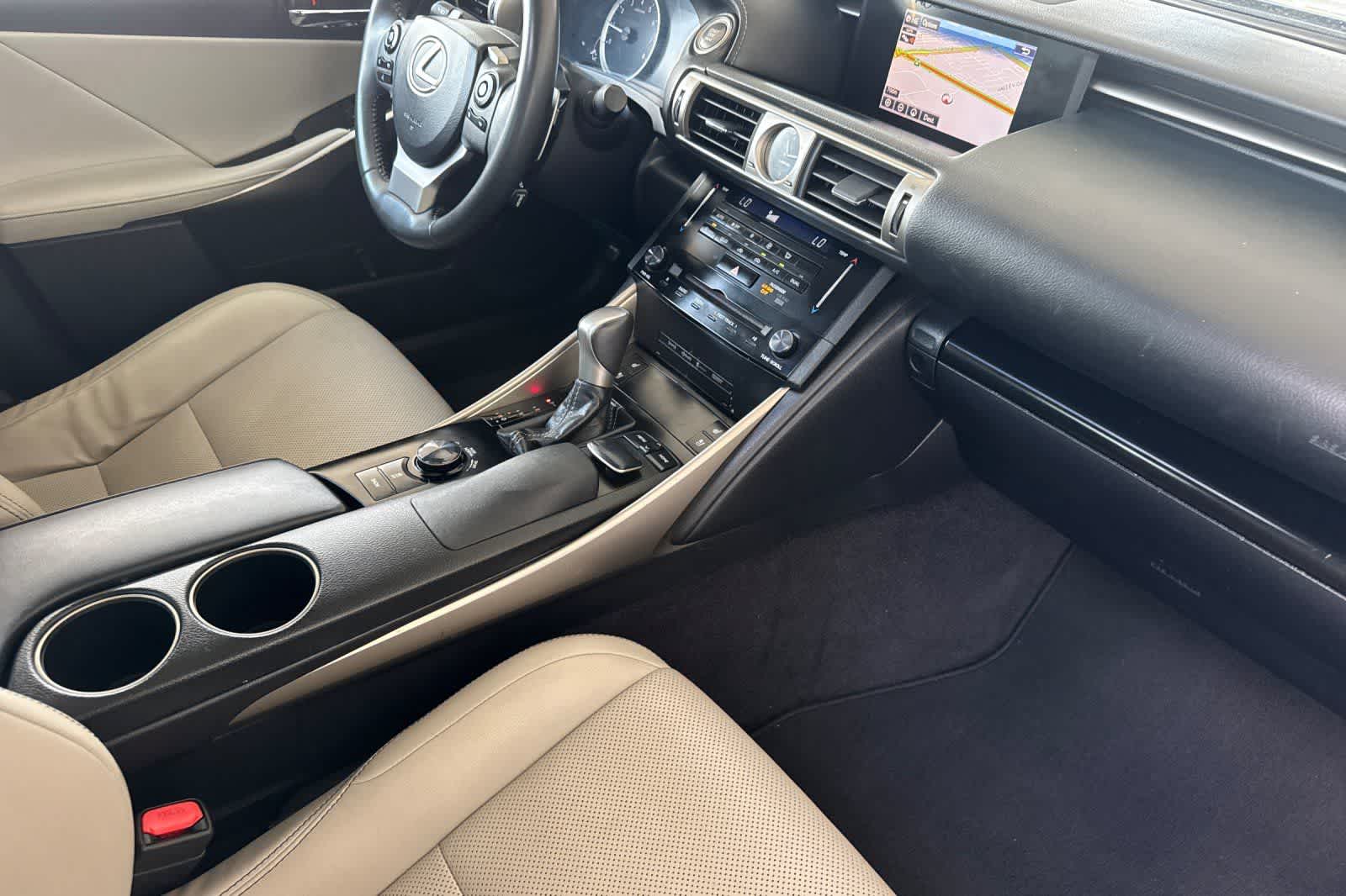 Thumbnail: 2014 Lexus IS - 15