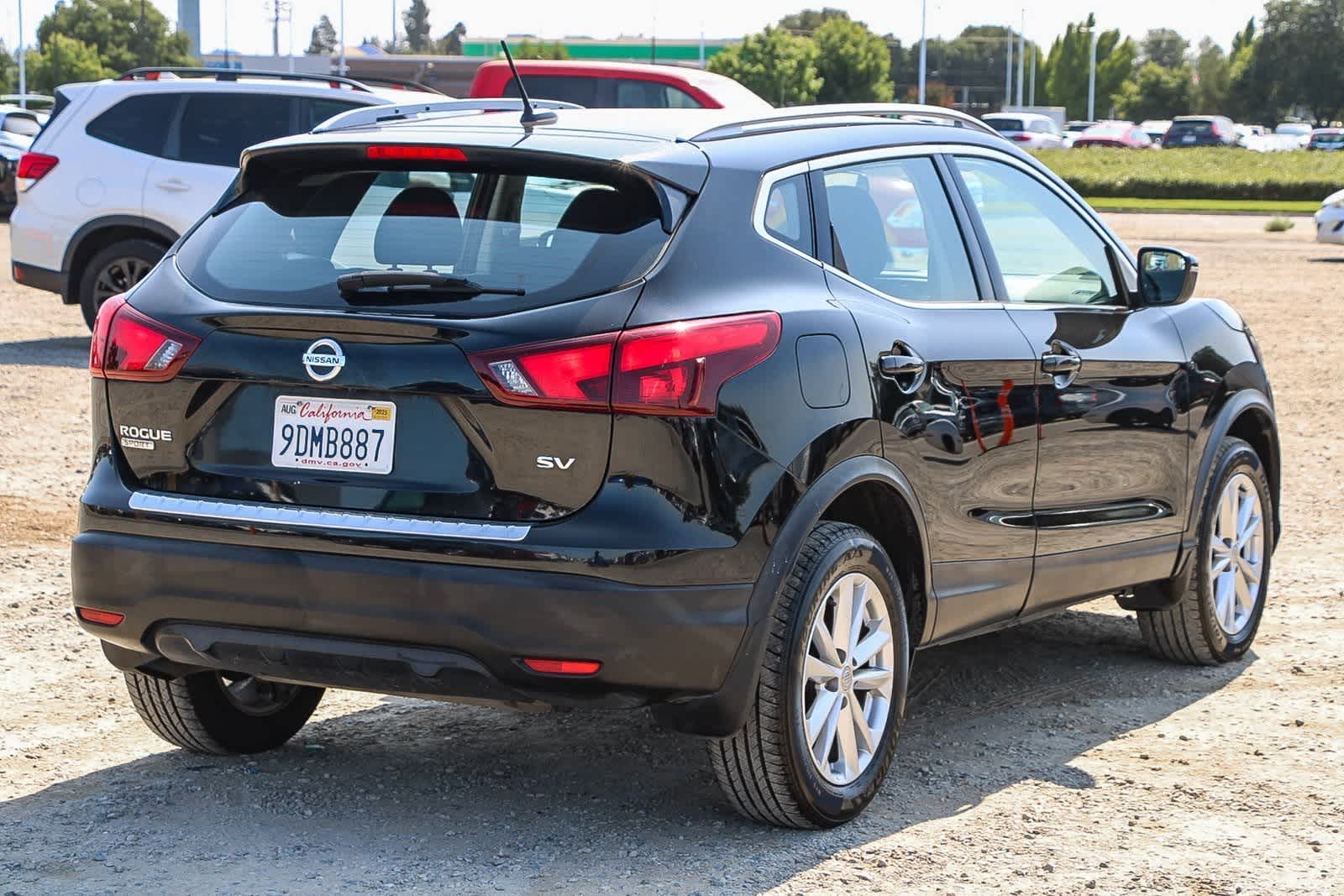 Thumbnail: 2018 Nissan Rogue Sport - 4