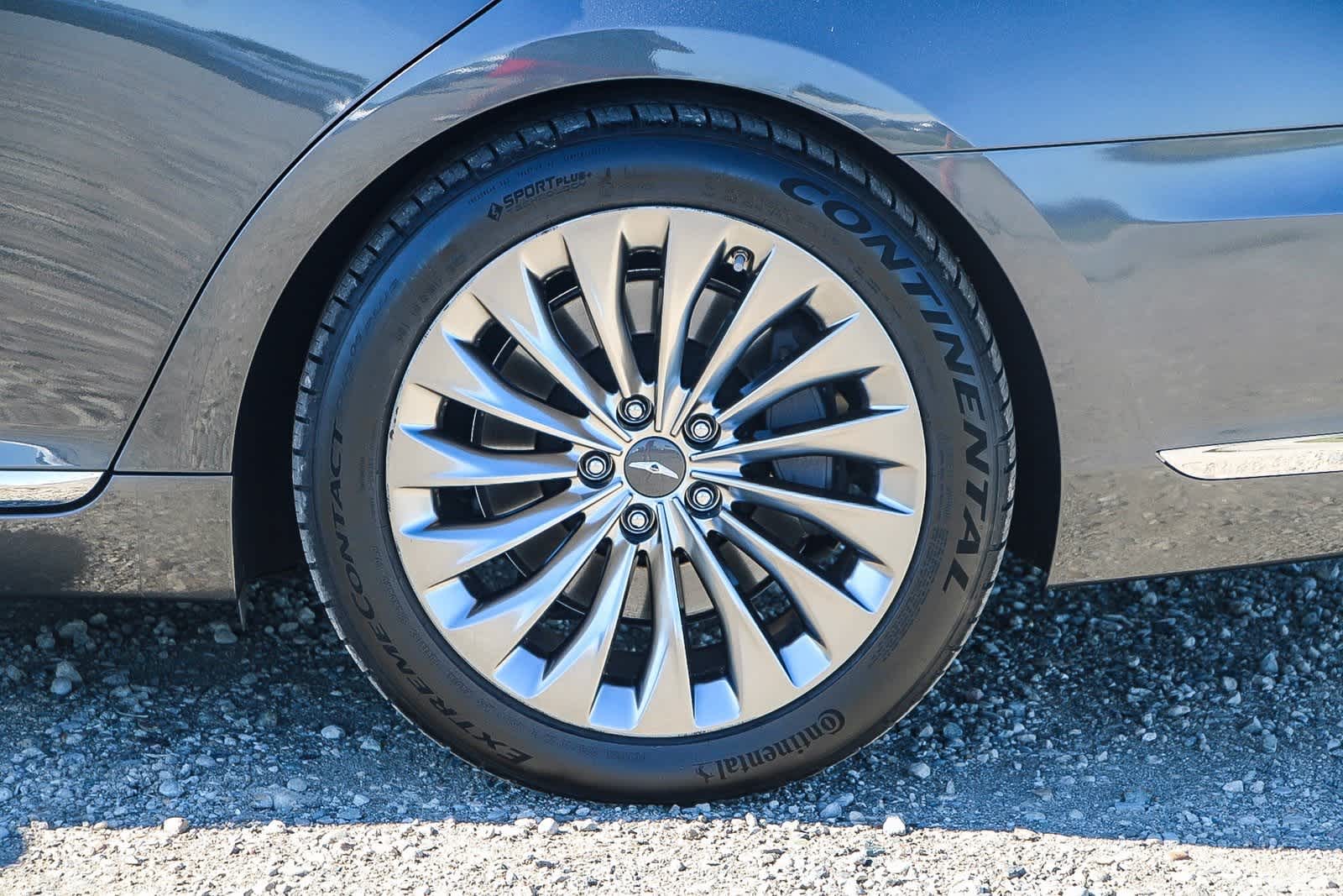 Thumbnail: 2019 Genesis G90 - 10