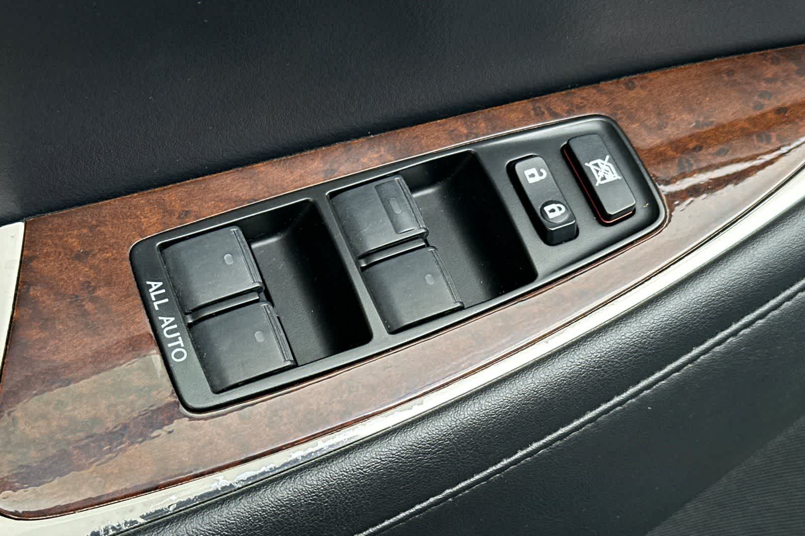 Thumbnail: 2010 Lexus ES - 13