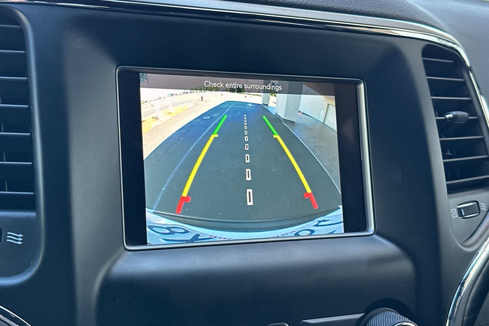 Thumbnail: 2021 Jeep Grand Cherokee - 21