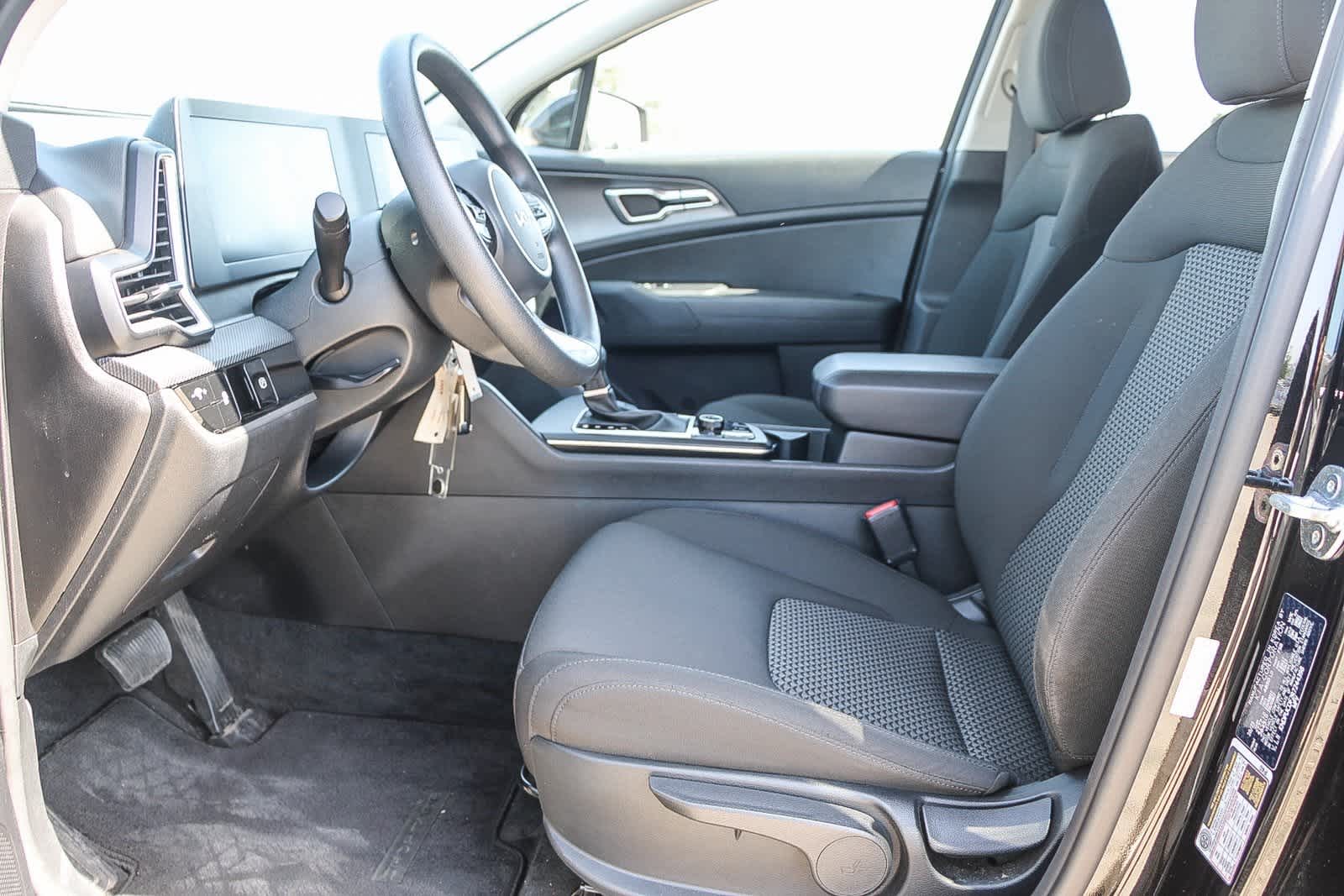 2024 Kia Sportage LX 17