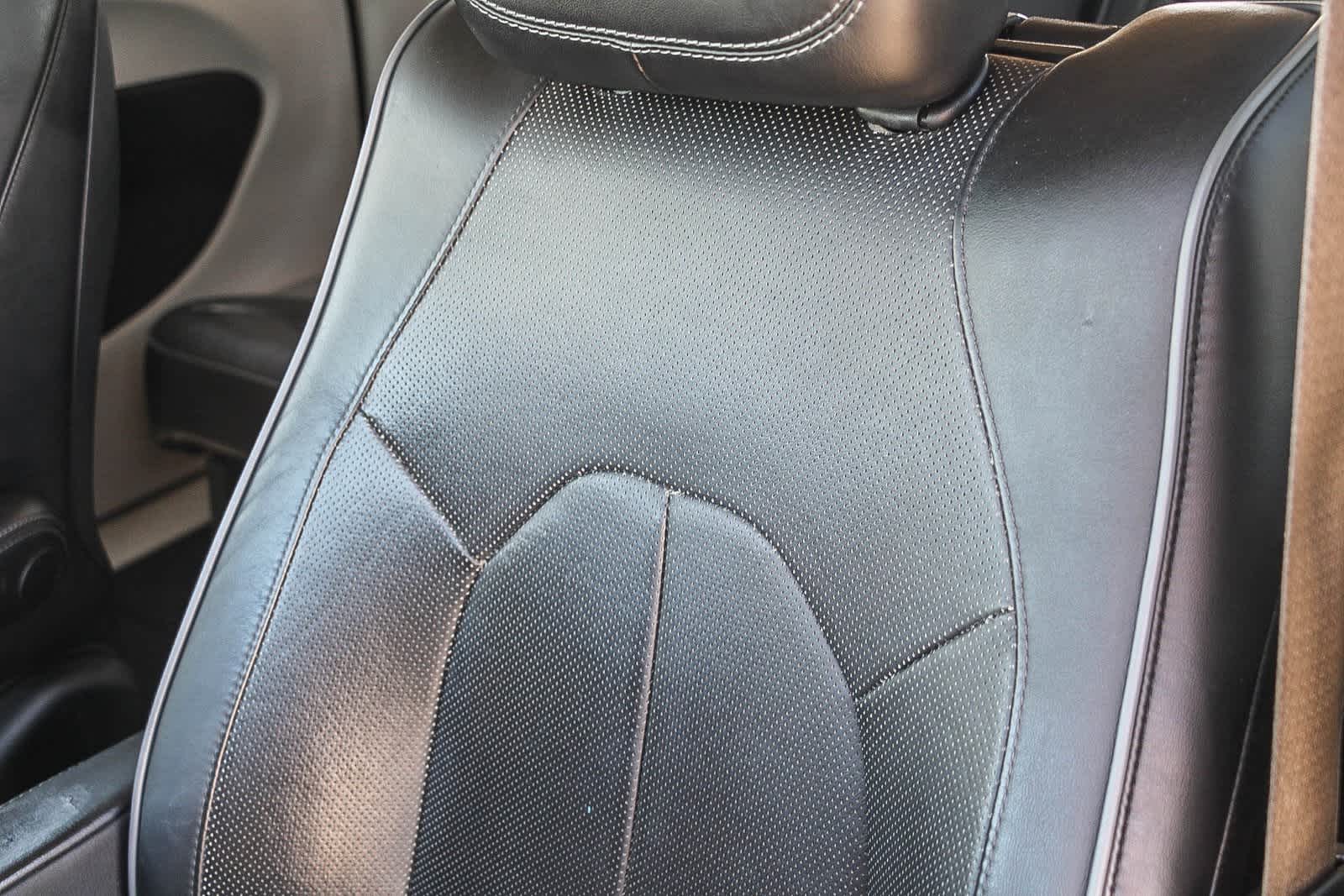 Thumbnail: 2019 Chrysler Pacifica - 25