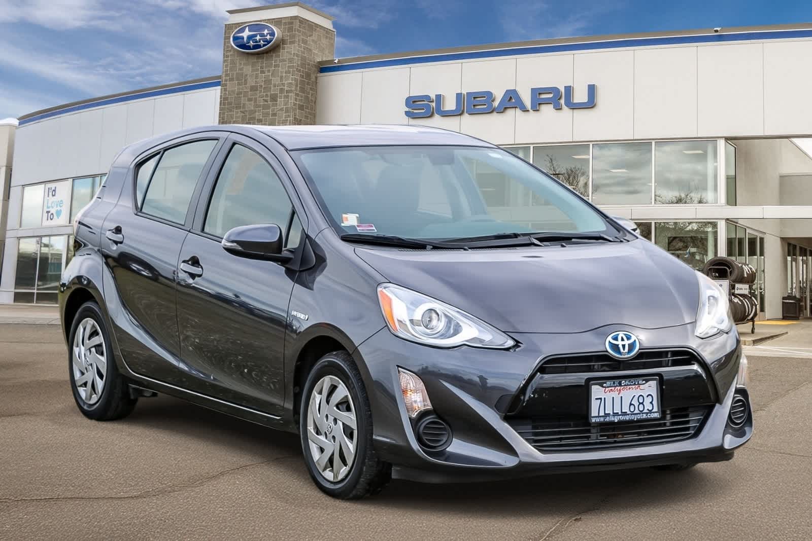 Thumbnail: 2015 Toyota Prius c - 5