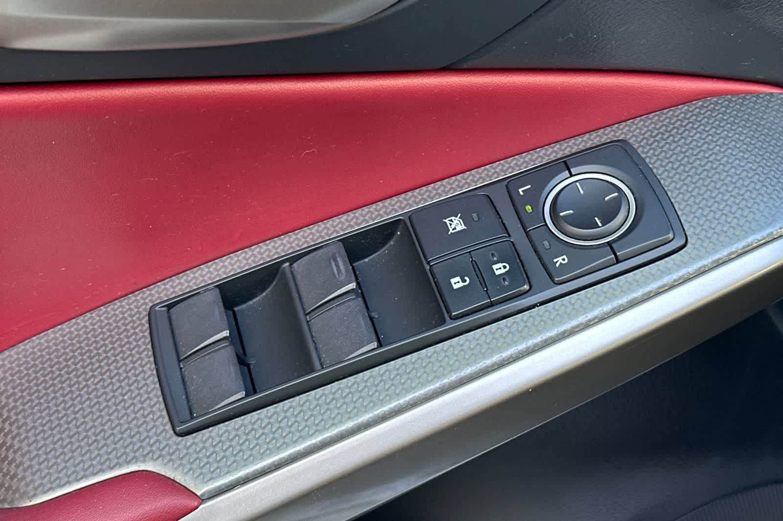 Thumbnail: 2017 Lexus IS - 13